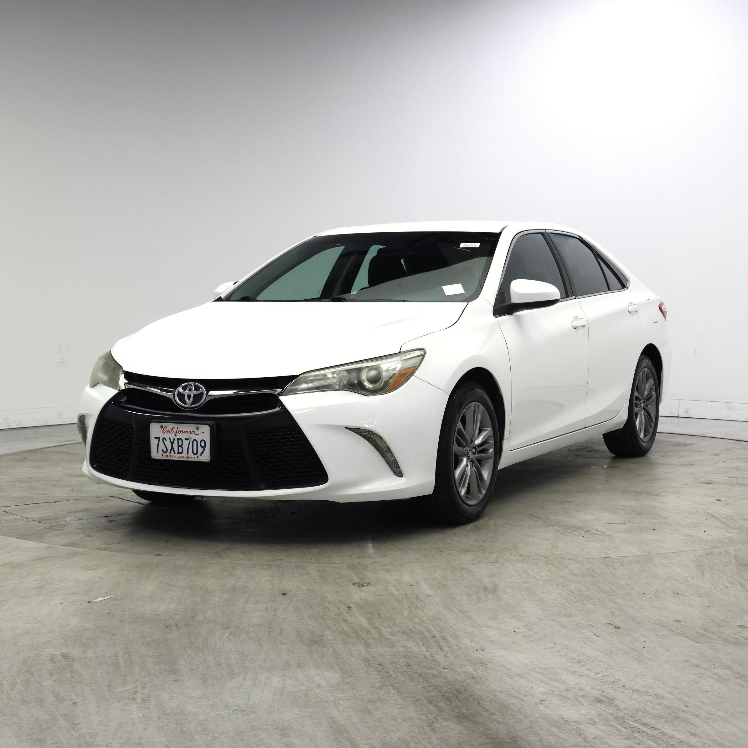 Thumbnail: 2016 Toyota Camry - 4