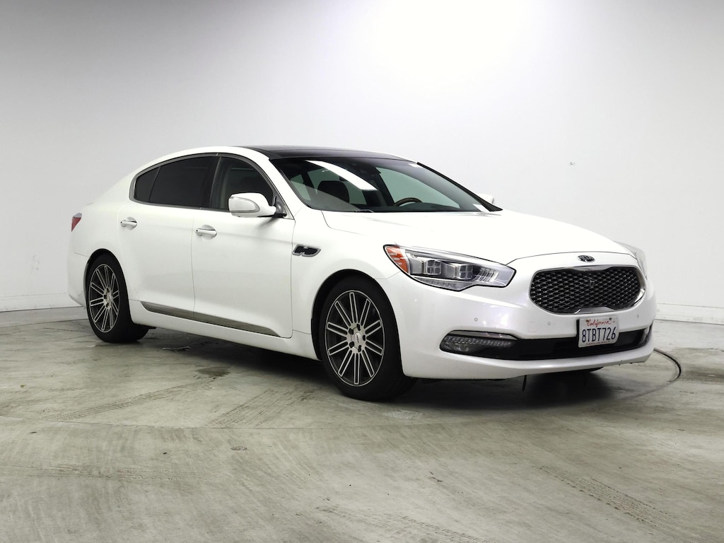 Kia K900 Luxury V8