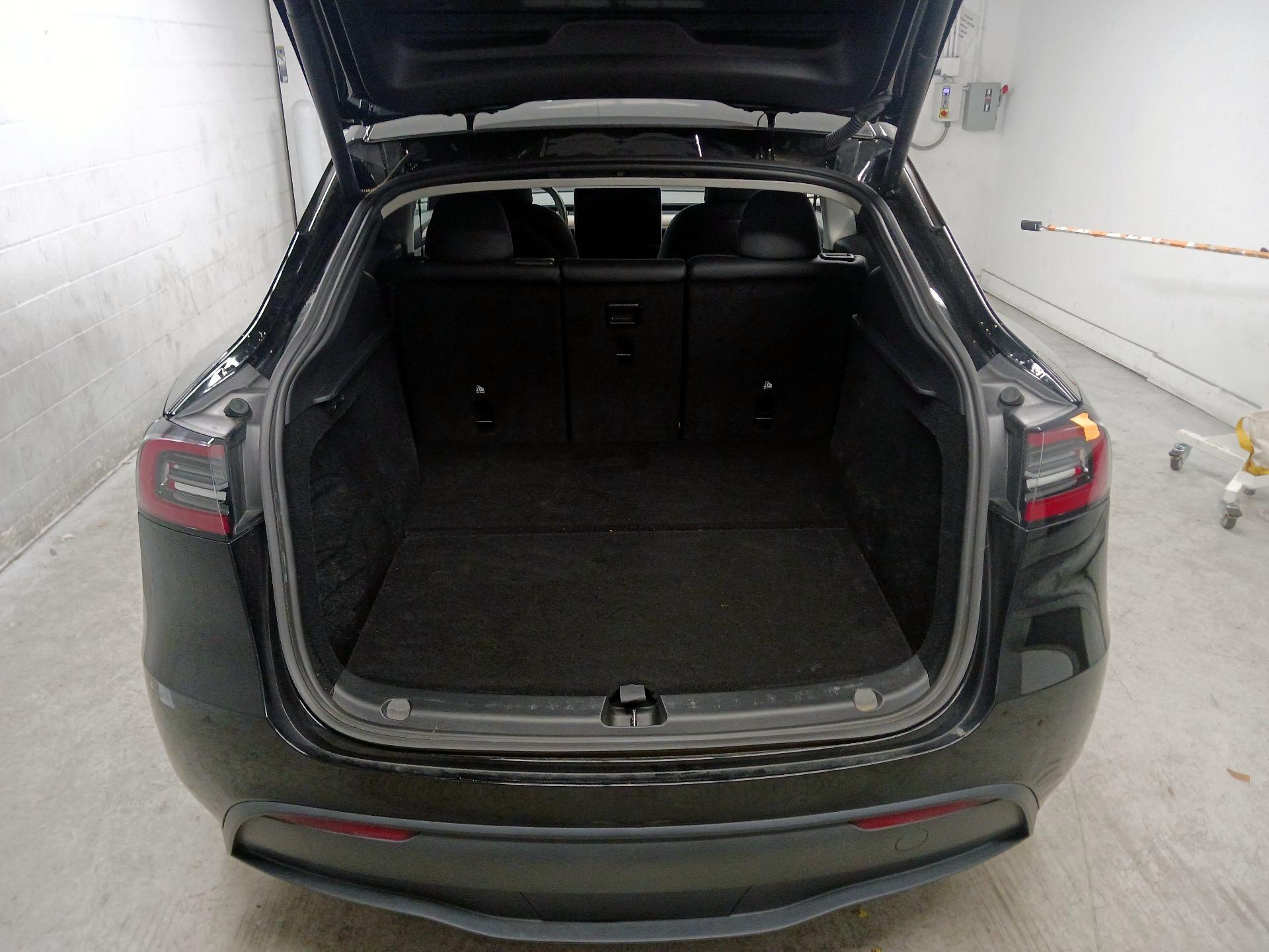 Thumbnail: 2025 Tesla Model Y - 17