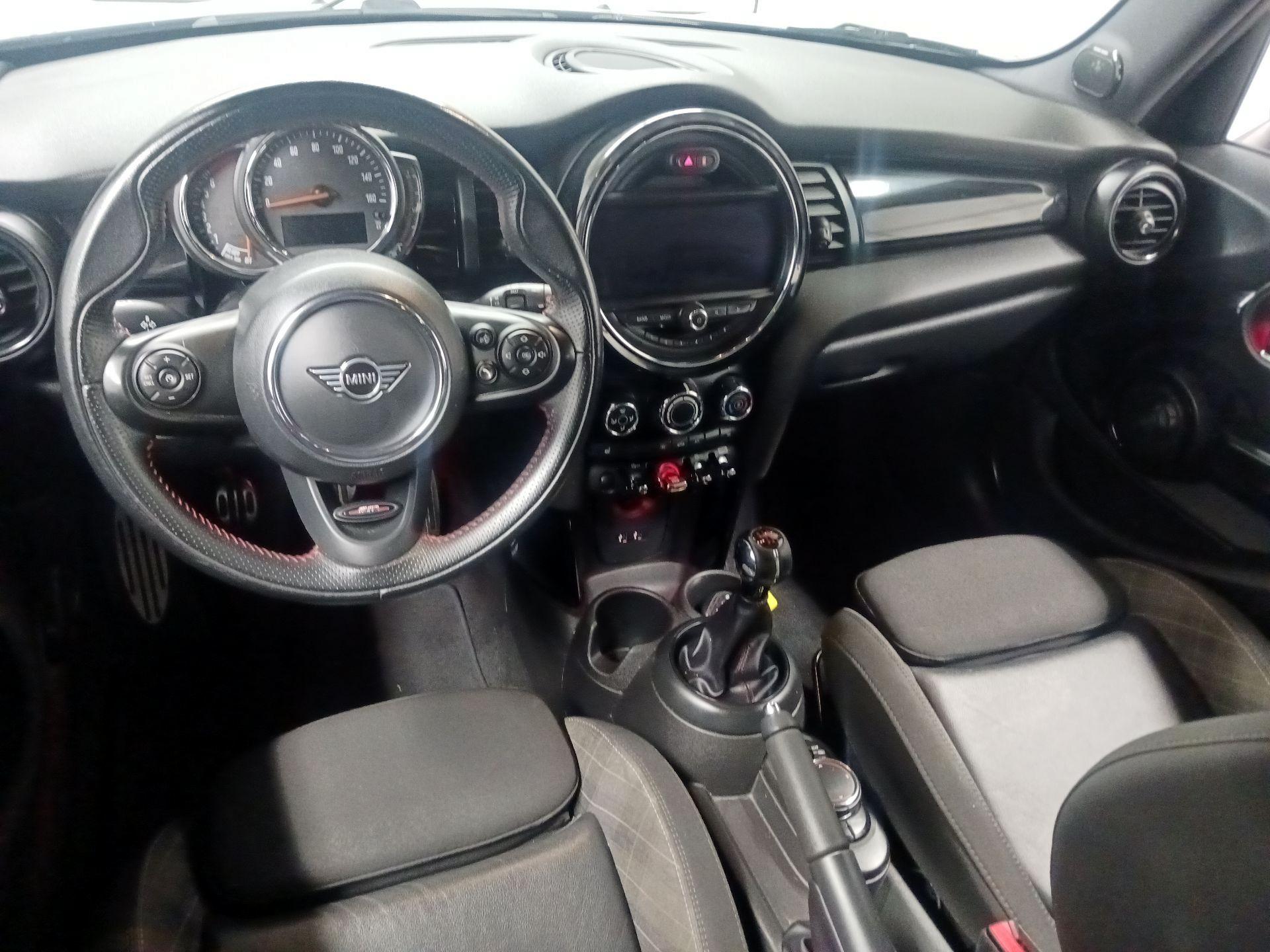 Thumbnail: 2019 MINI Cooper Hardtop - 9