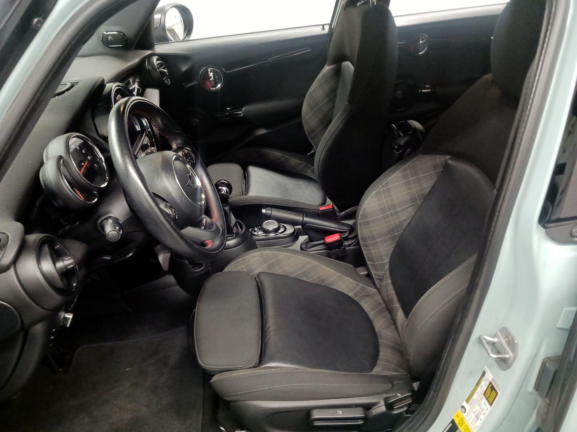 Thumbnail: 2019 MINI Cooper Hardtop - 11