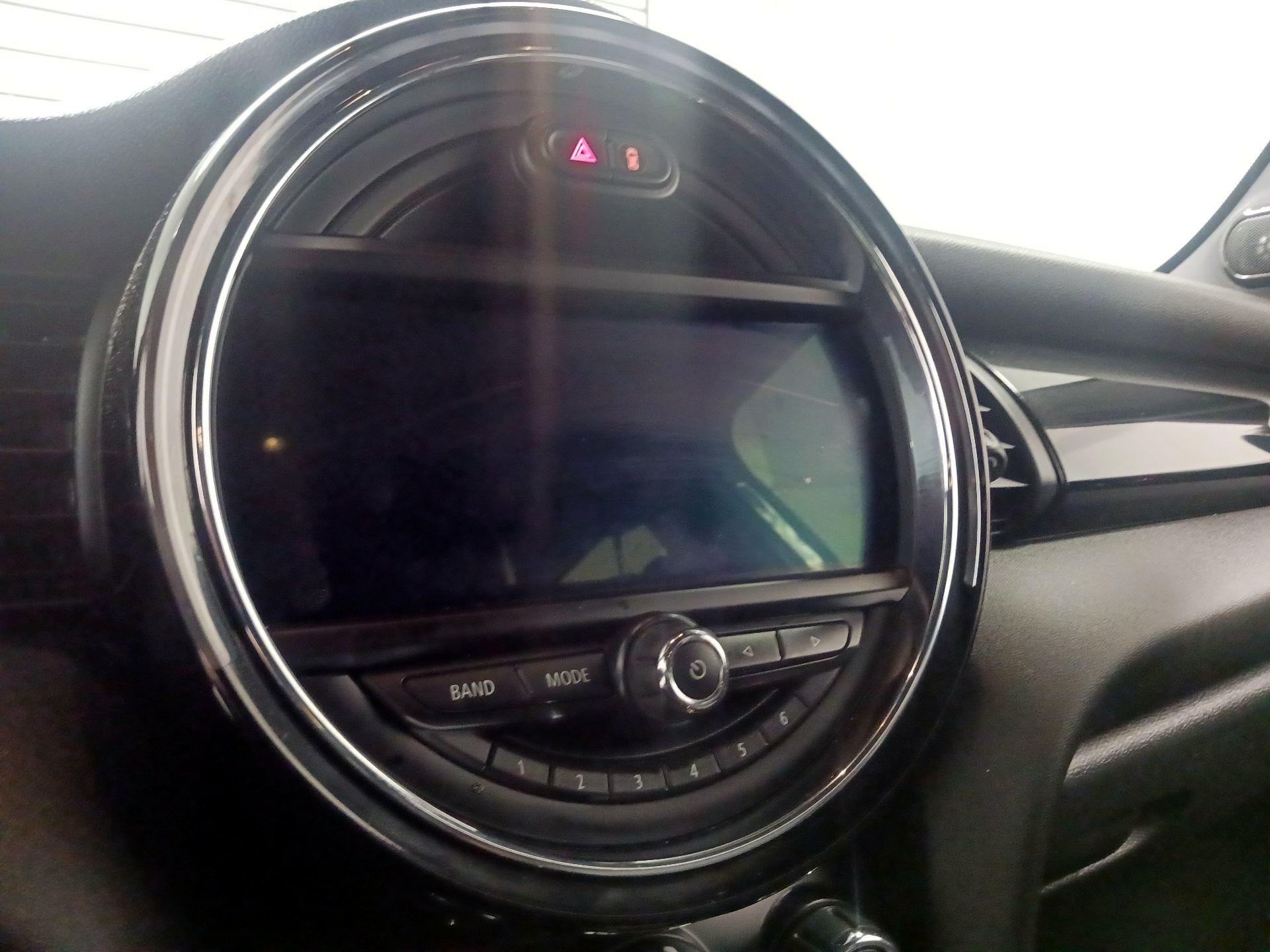 Thumbnail: 2019 MINI Cooper Hardtop - 13