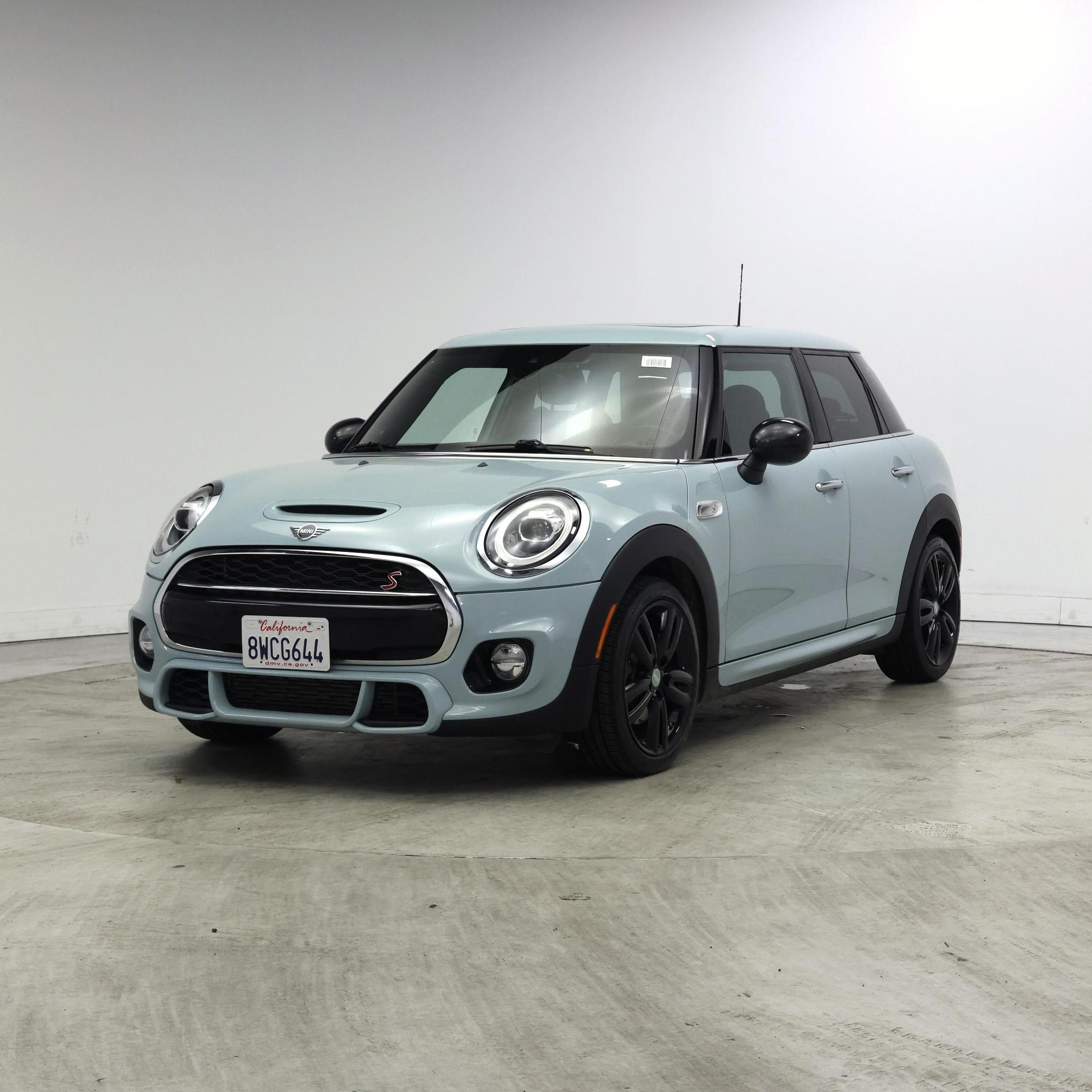 Thumbnail: 2019 MINI Cooper Hardtop - 4
