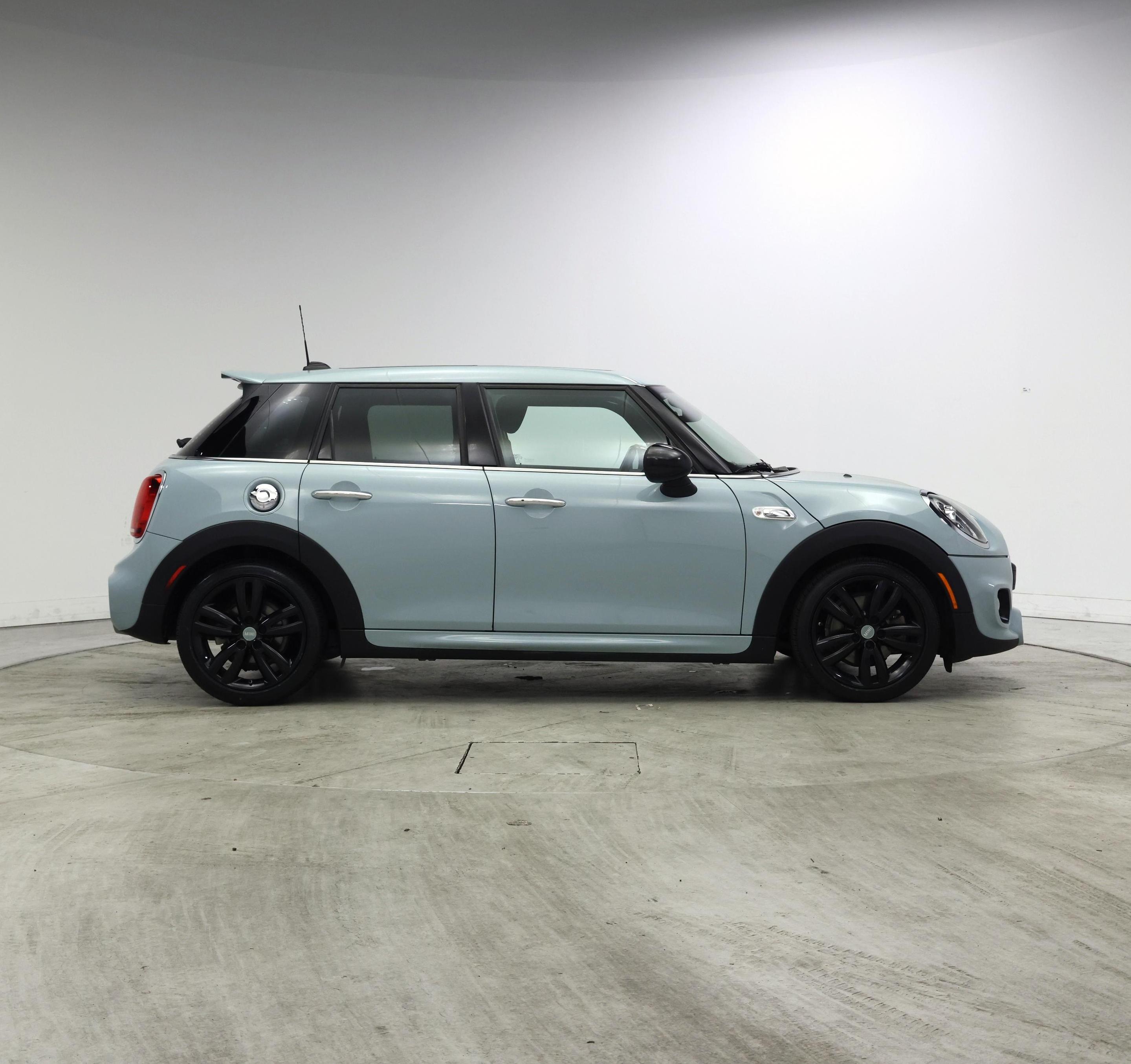 Thumbnail: 2019 MINI Cooper Hardtop - 7