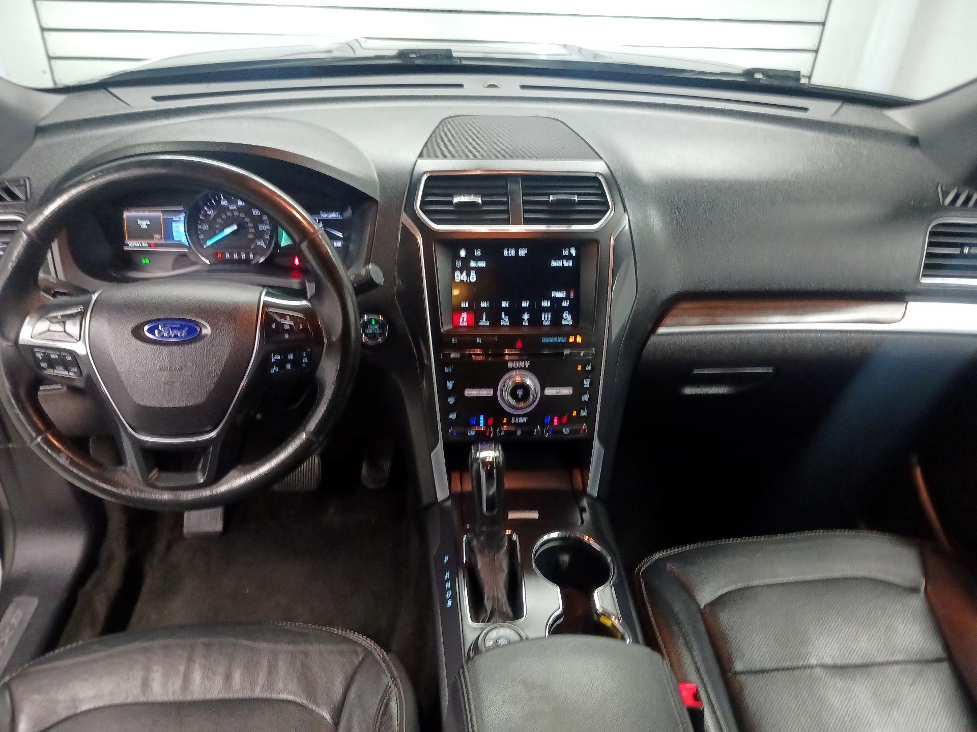 Thumbnail: 2017 Ford Explorer - 9