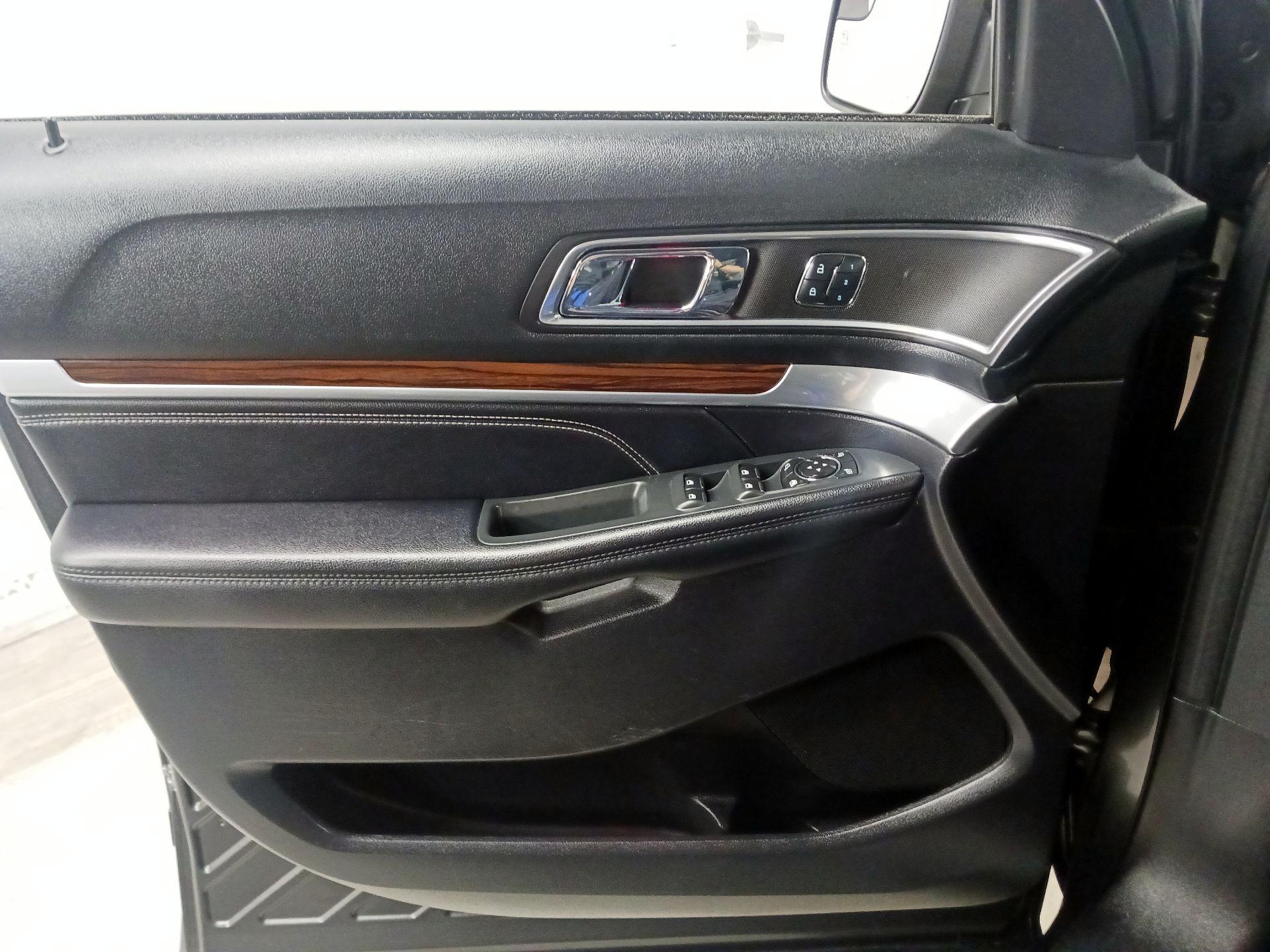 Thumbnail: 2017 Ford Explorer - 12