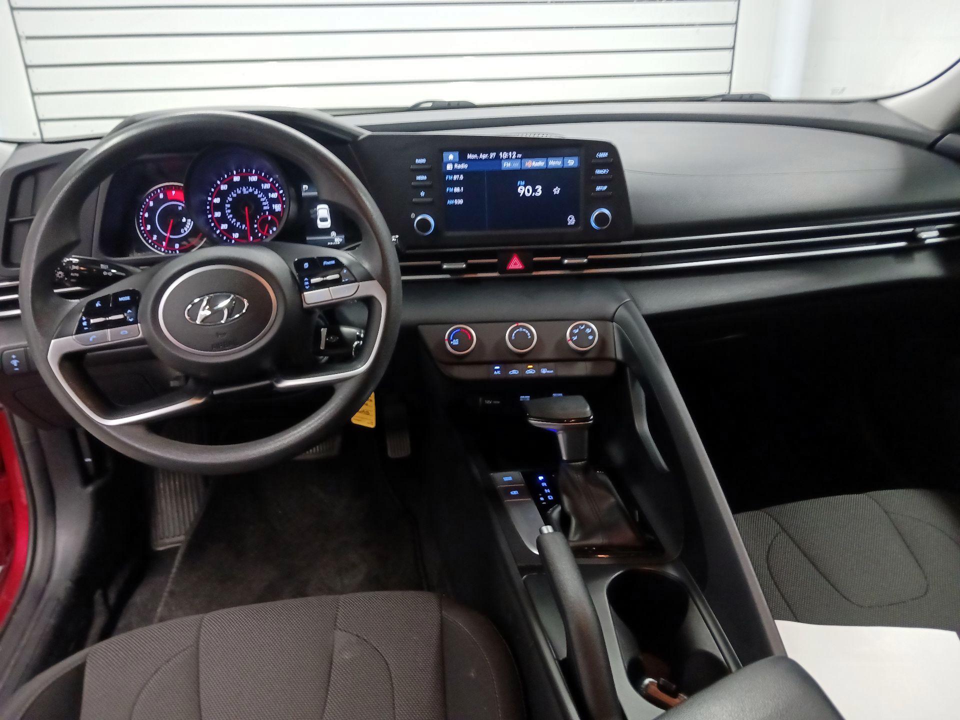 Thumbnail: 2022 Hyundai Elantra - 9