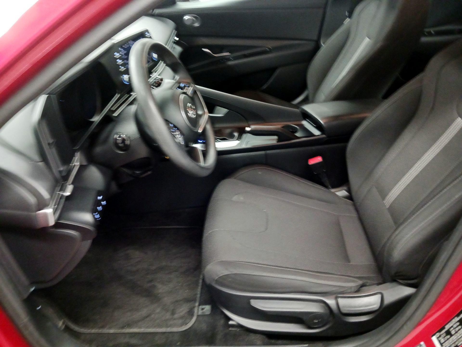 Thumbnail: 2022 Hyundai Elantra - 11
