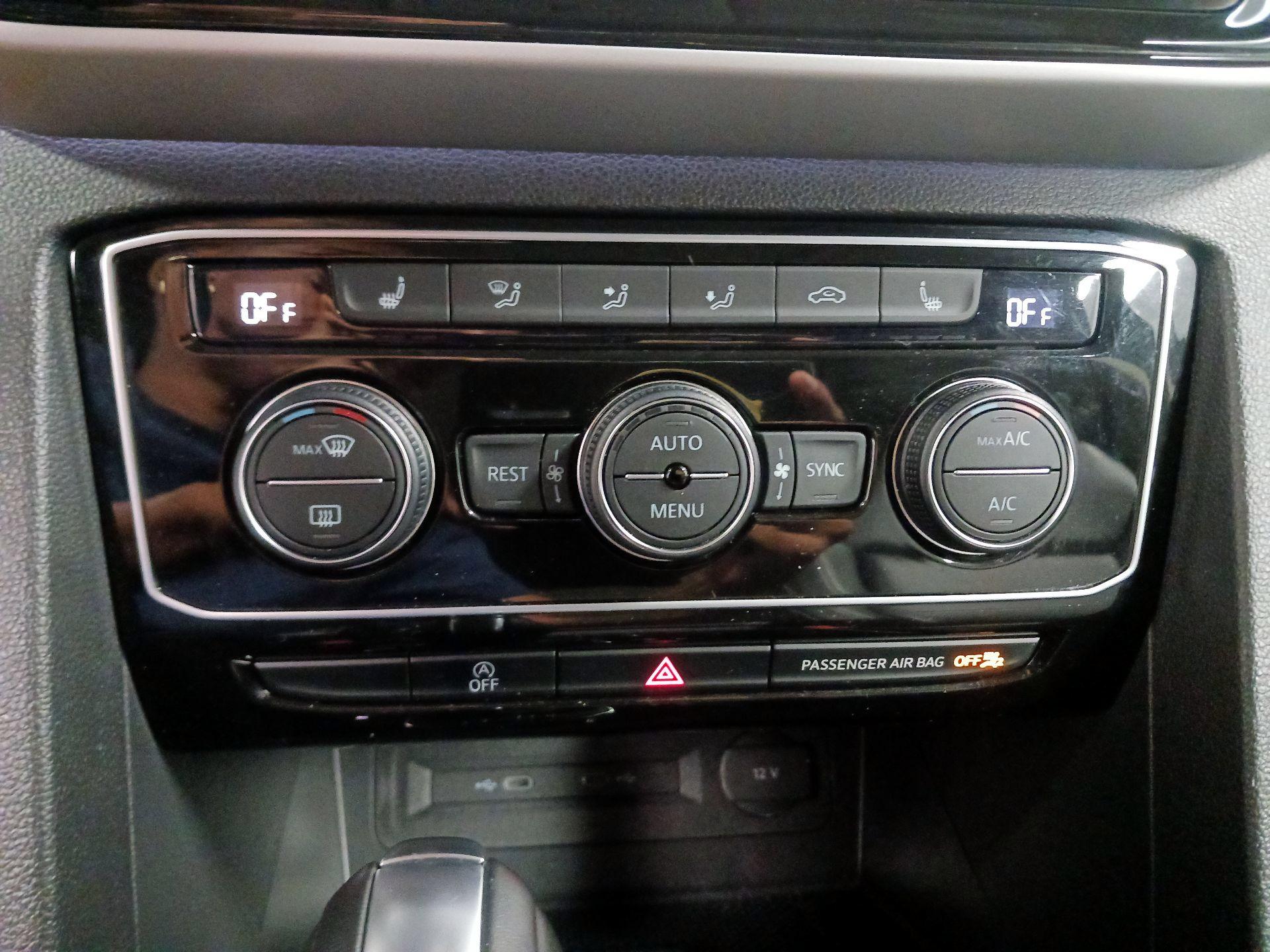 Thumbnail: 2022 Volkswagen Atlas - 17