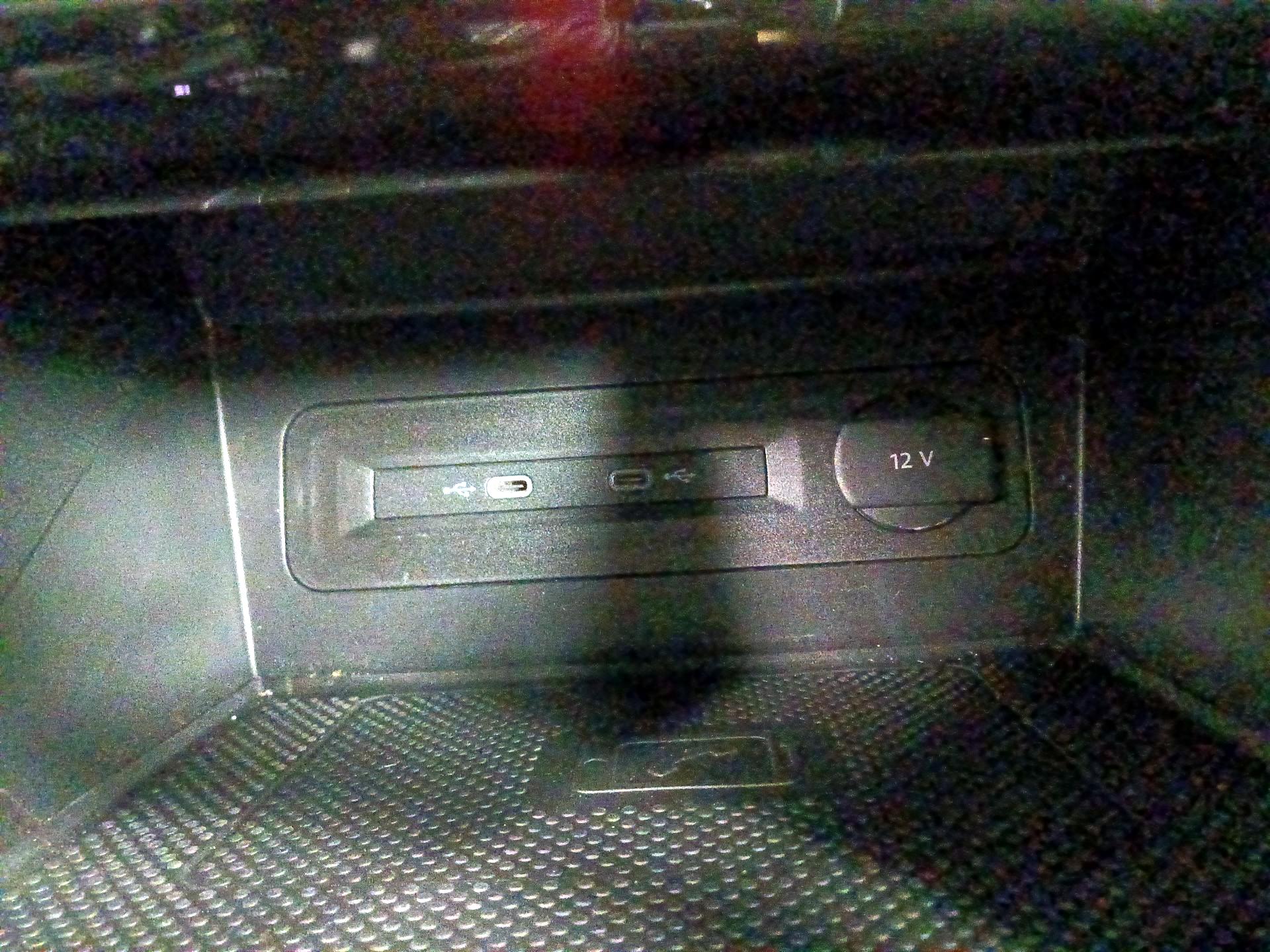 Thumbnail: 2022 Volkswagen Atlas - 19