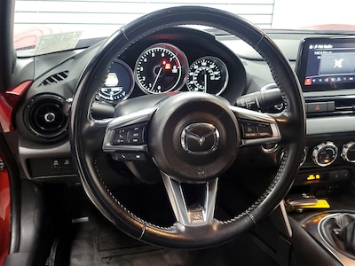 Steering Wheel & Instrument Cluster (On)