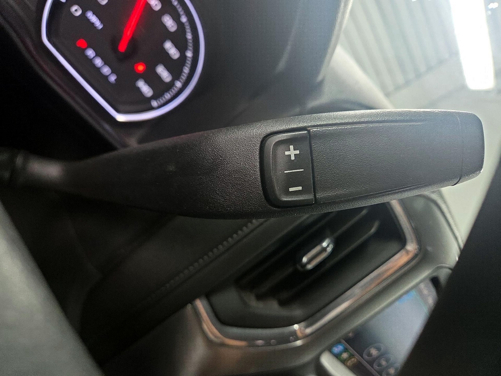 2020 Chevrolet Silverado 1500 LT - Photo 18