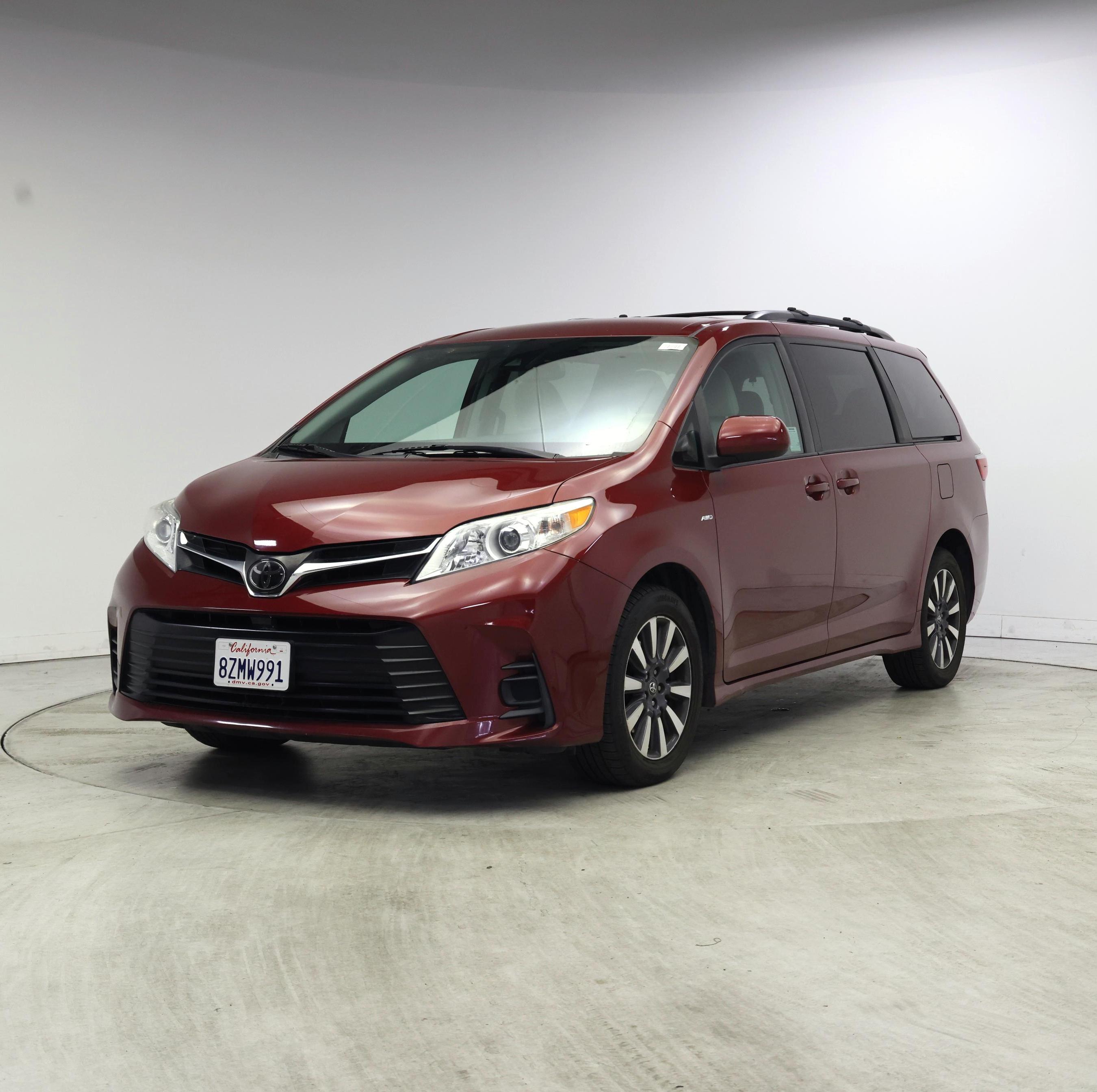 Thumbnail: 2018 Toyota Sienna - 4