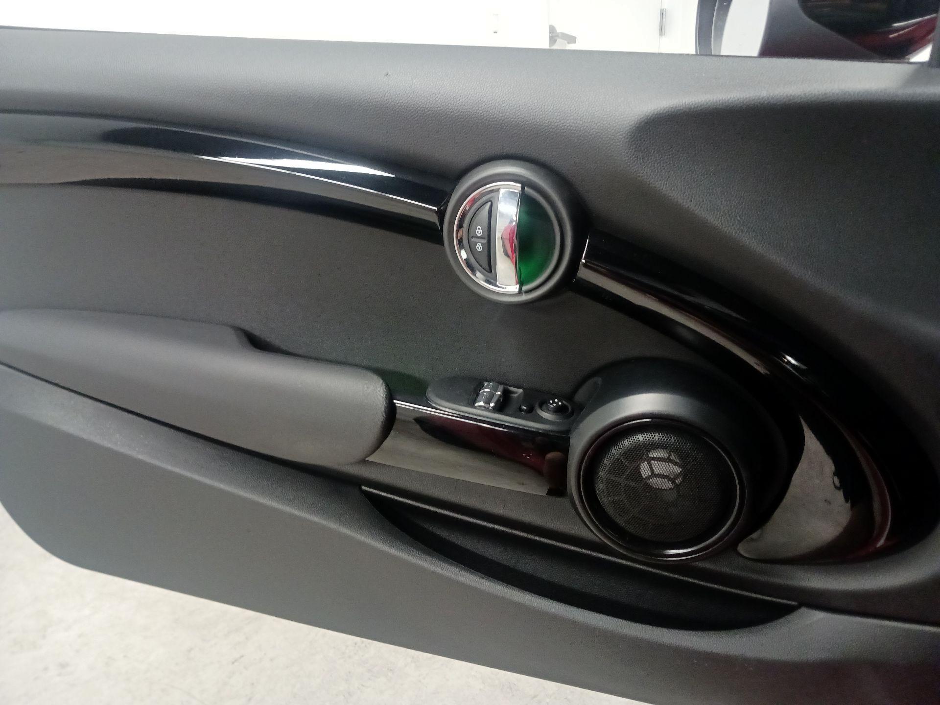 Thumbnail: 2021 MINI Cooper Hardtop - 12