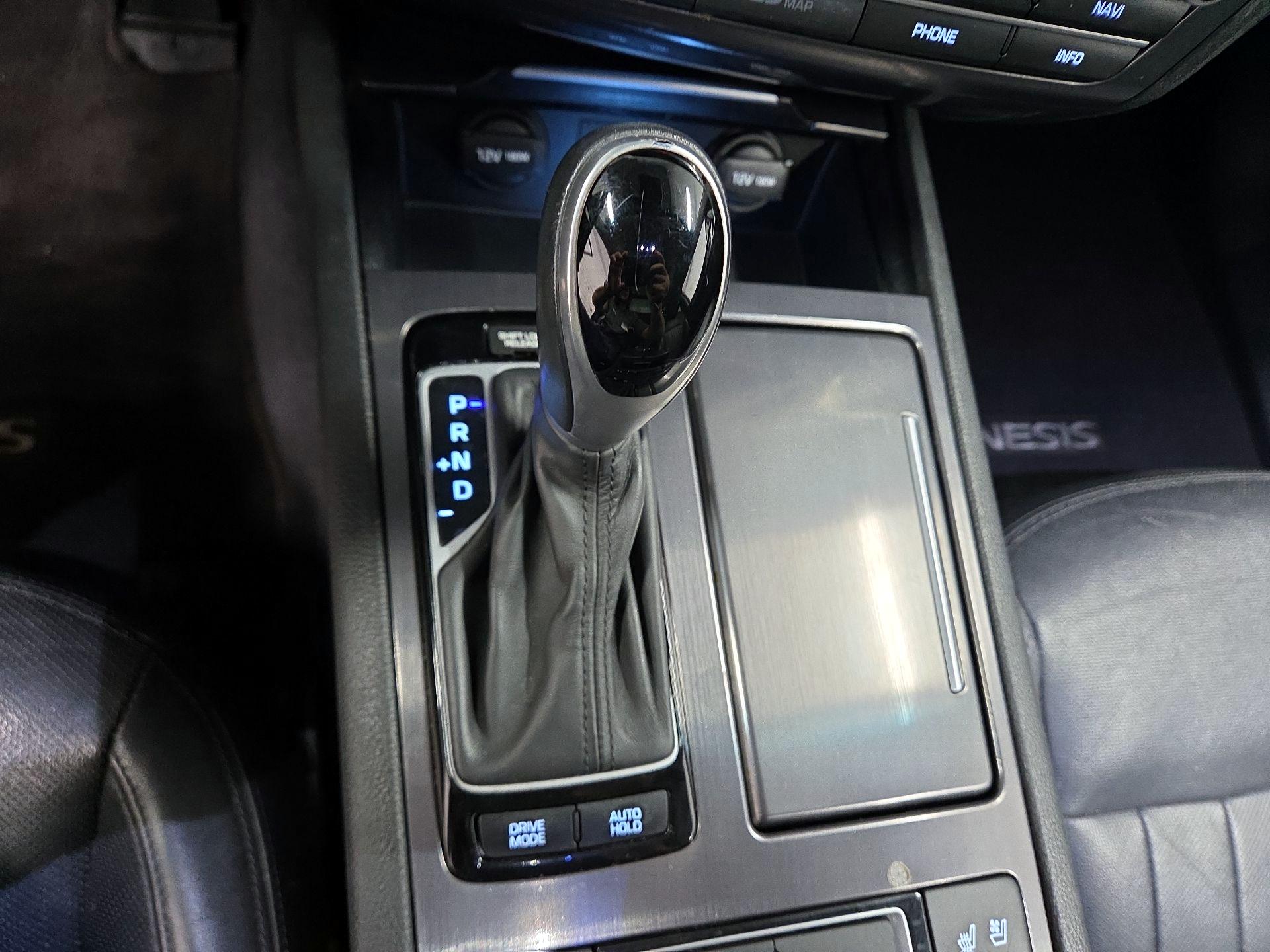 Thumbnail: 2017 Genesis G80 - 18