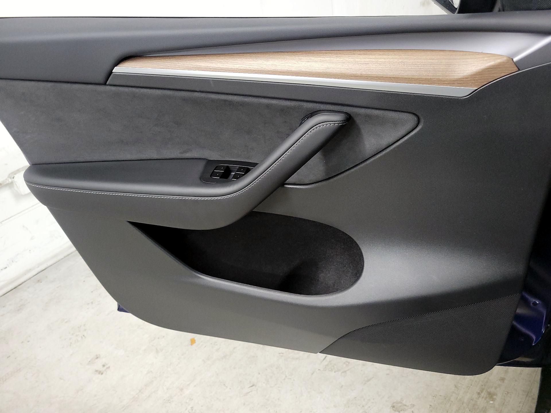 Thumbnail: 2025 Tesla Model Y - 12