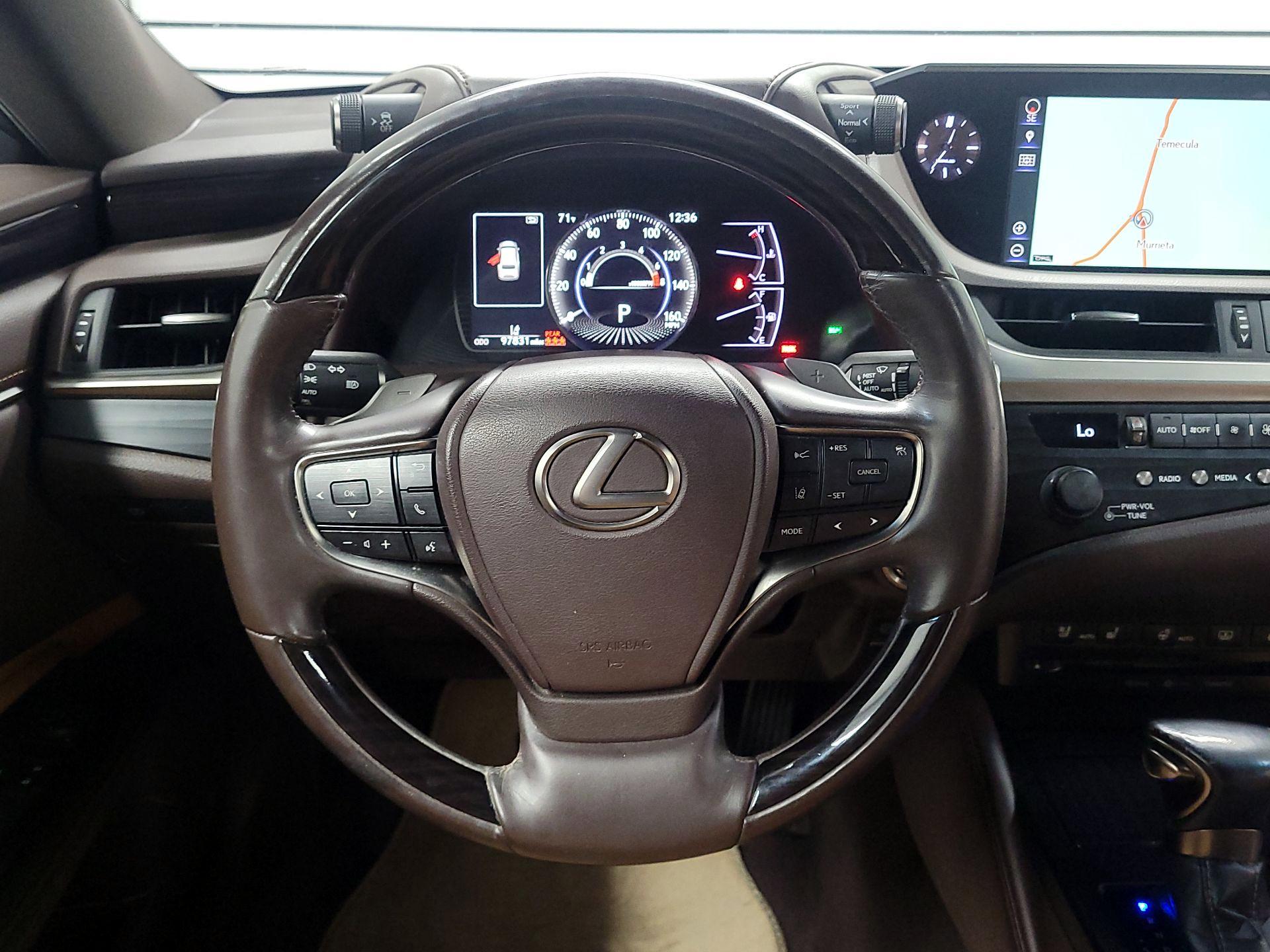 Thumbnail: 2019 Lexus ES - 10