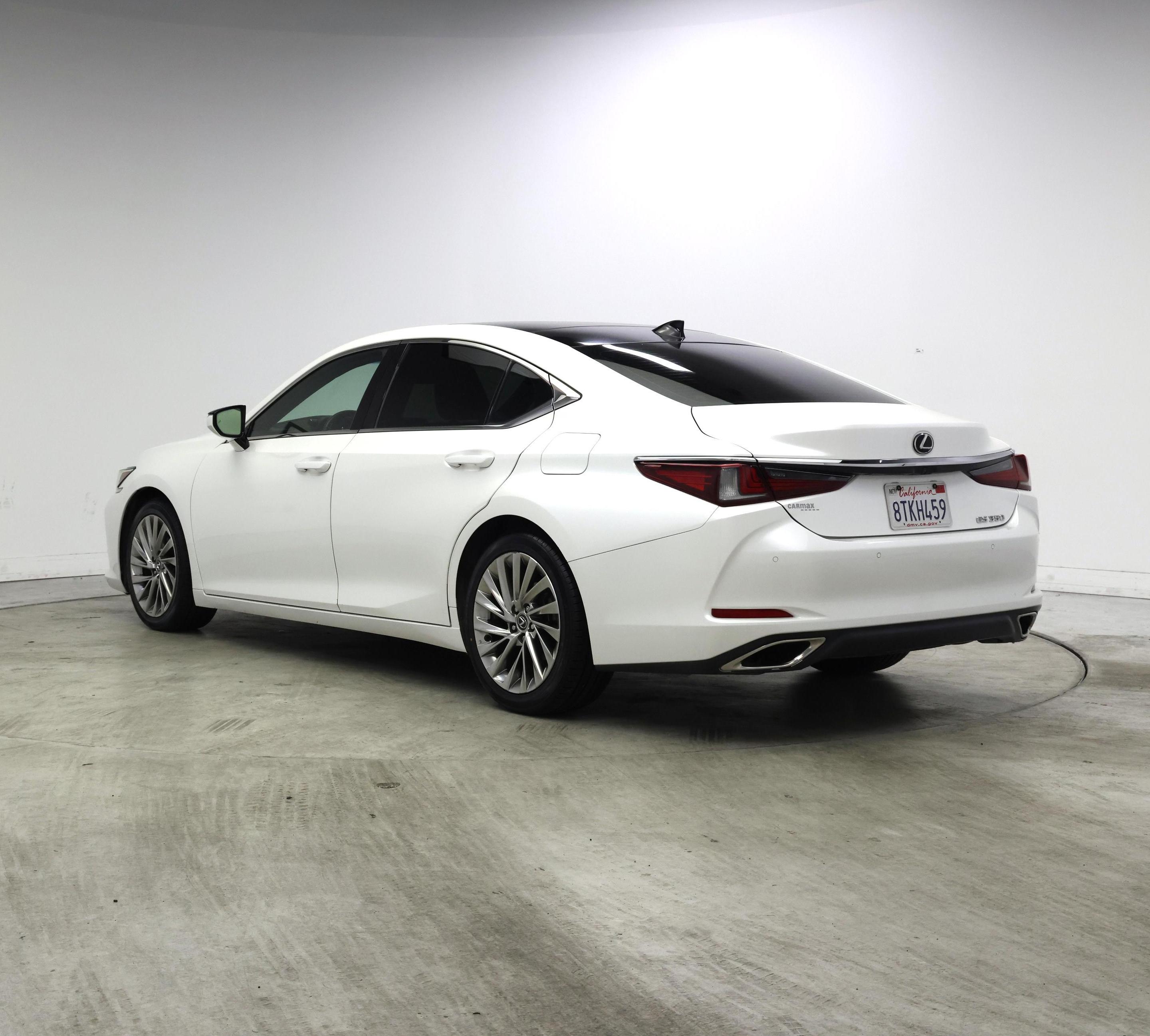 Thumbnail: 2019 Lexus ES - 2