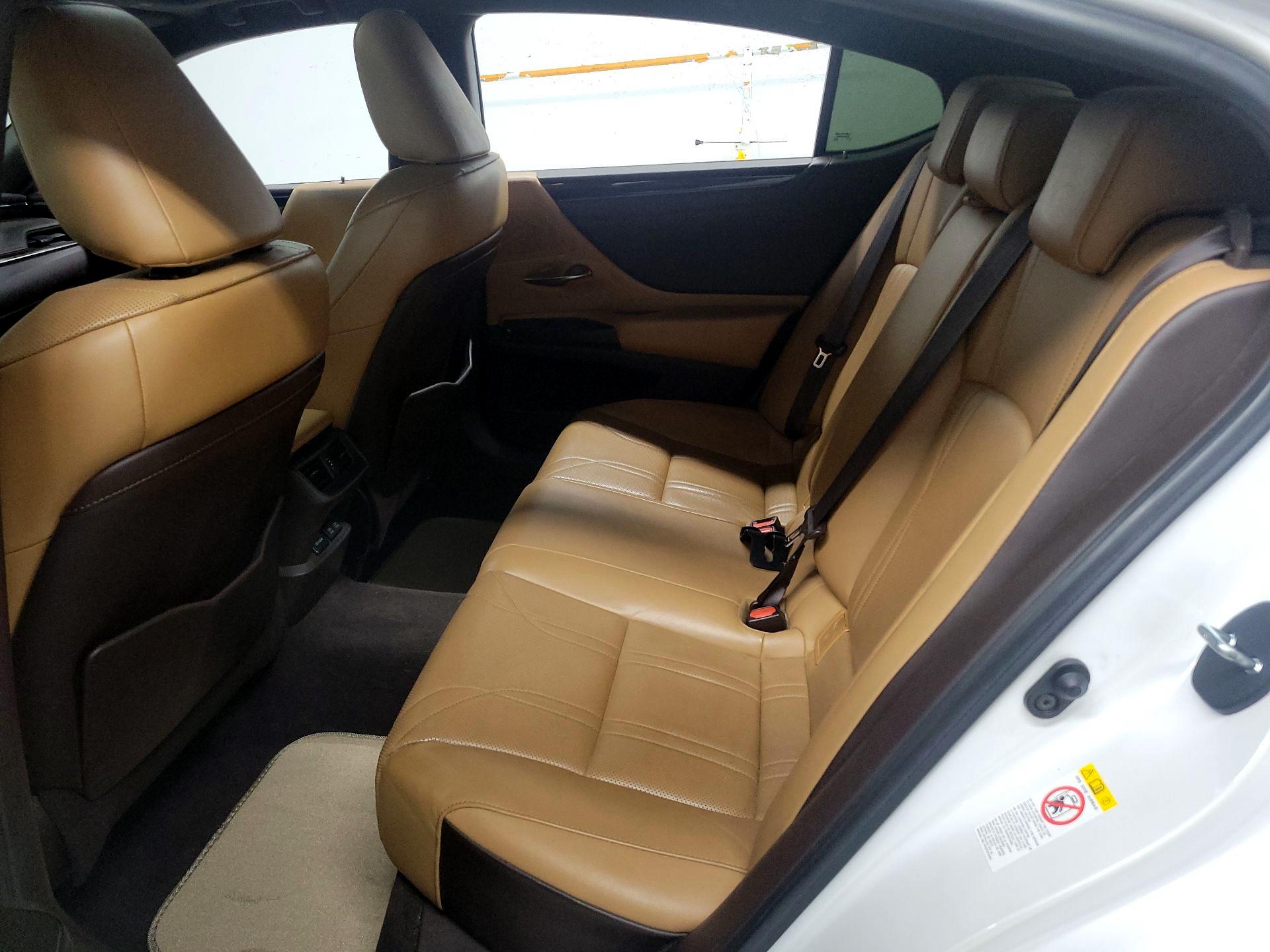 Thumbnail: 2019 Lexus ES - 20
