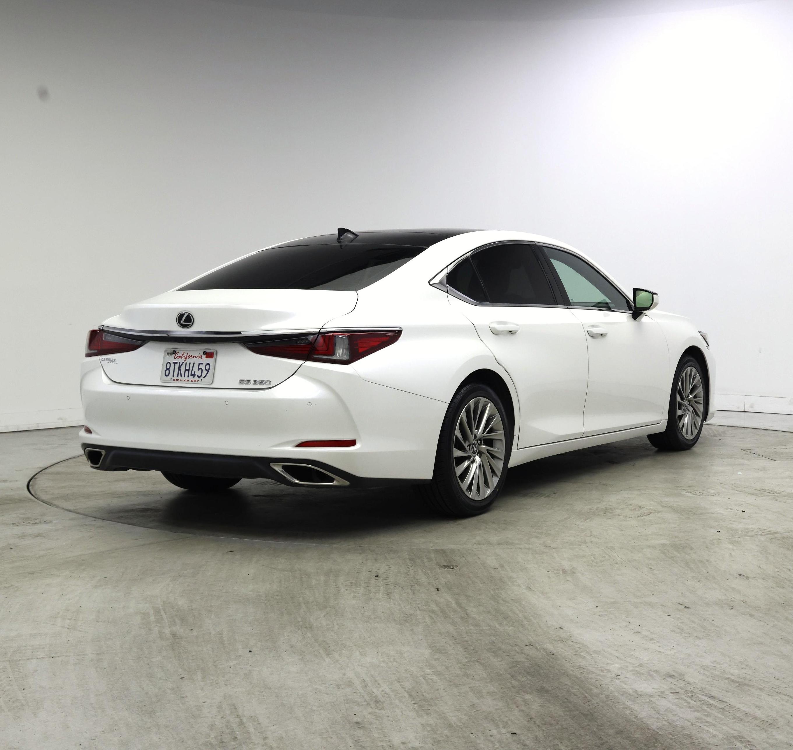 Thumbnail: 2019 Lexus ES - 8