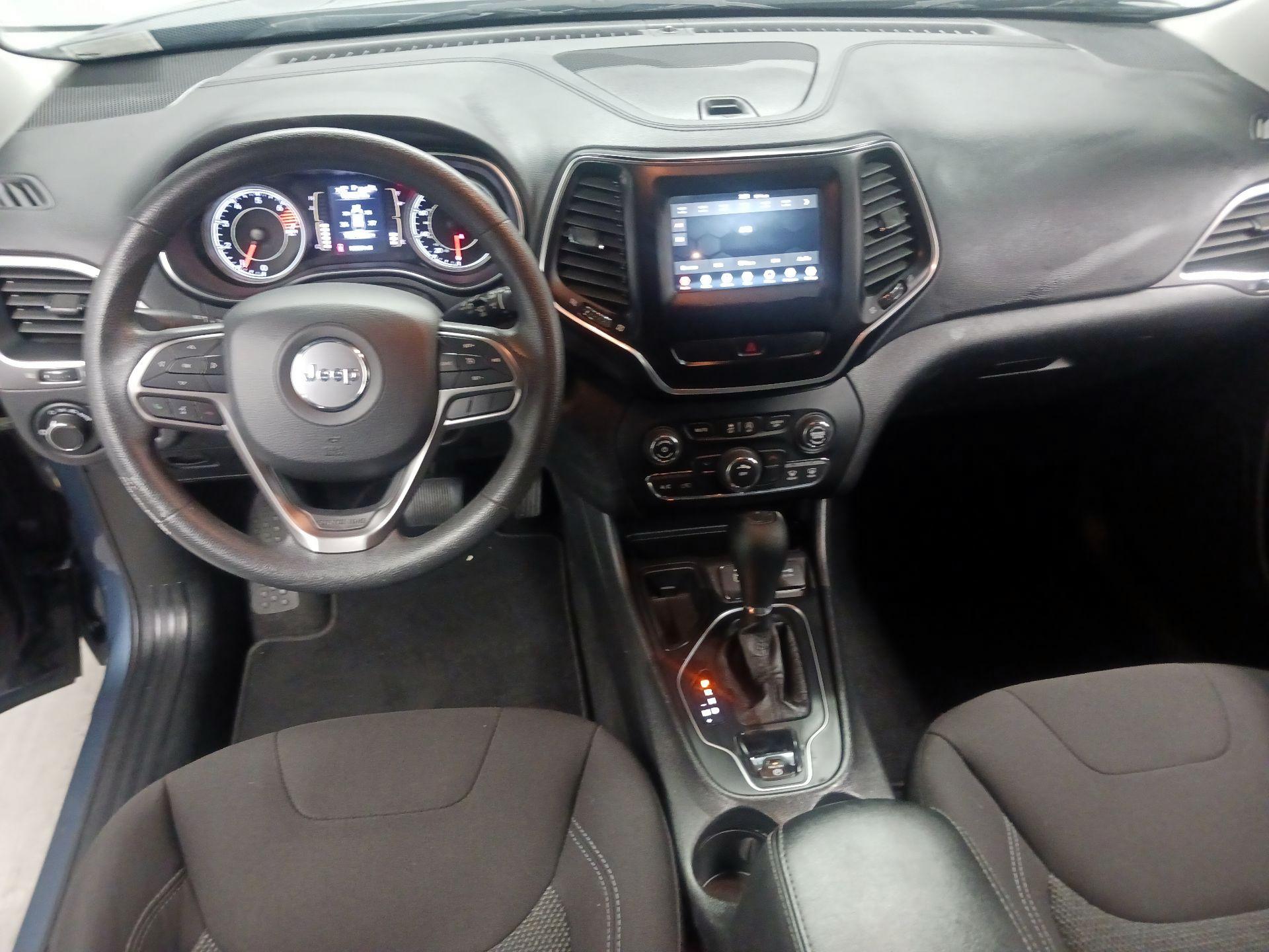 Thumbnail: 2020 Jeep Cherokee - 9