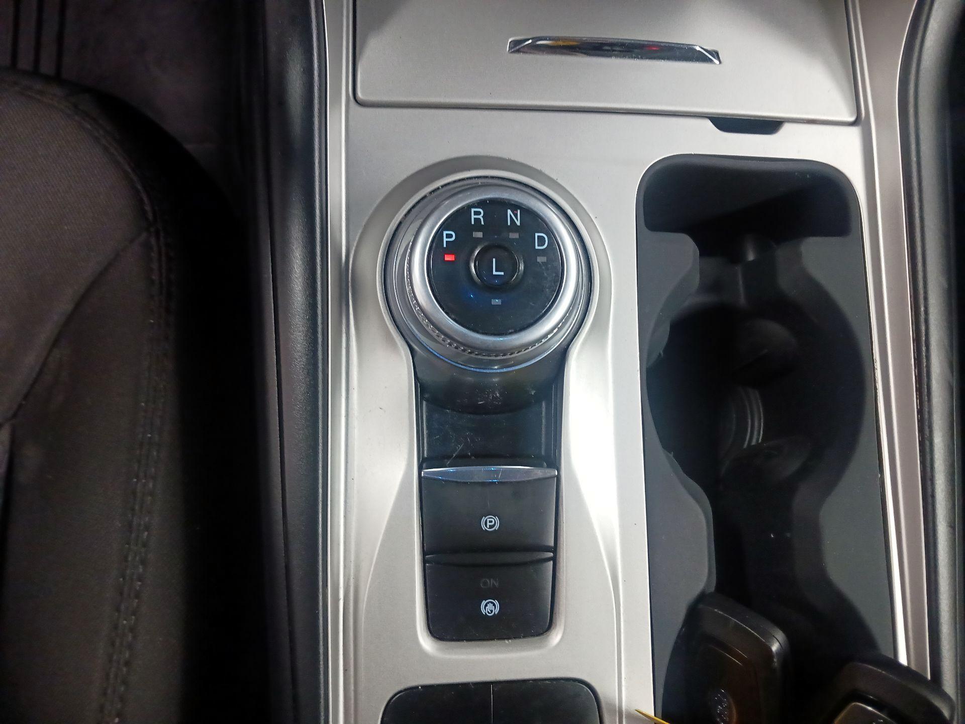 Thumbnail: 2022 Ford Explorer - 15