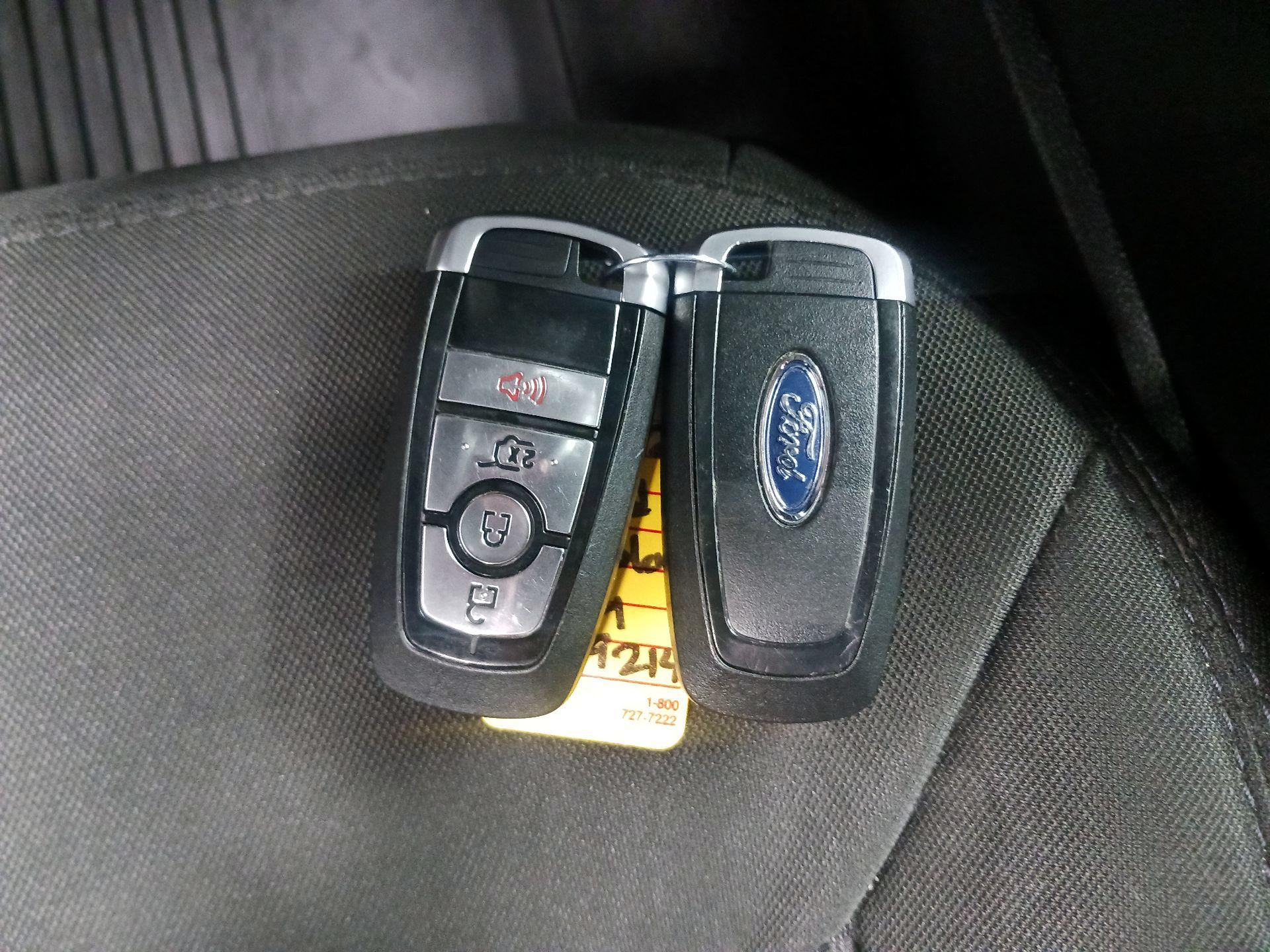 Thumbnail: 2022 Ford Explorer - 19