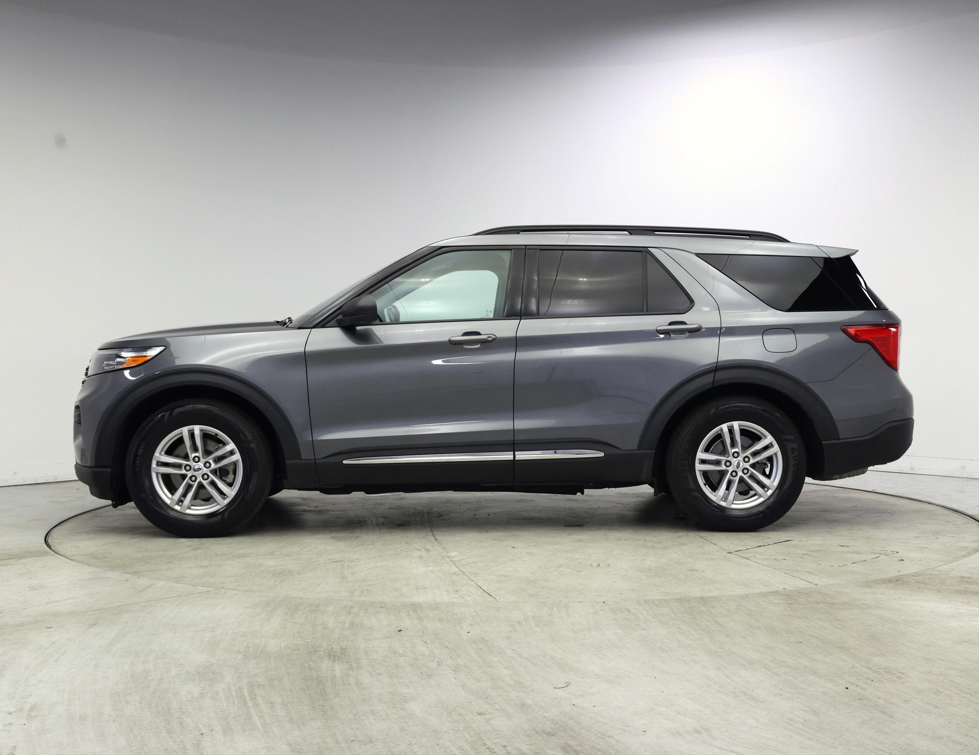 Thumbnail: 2022 Ford Explorer - 3