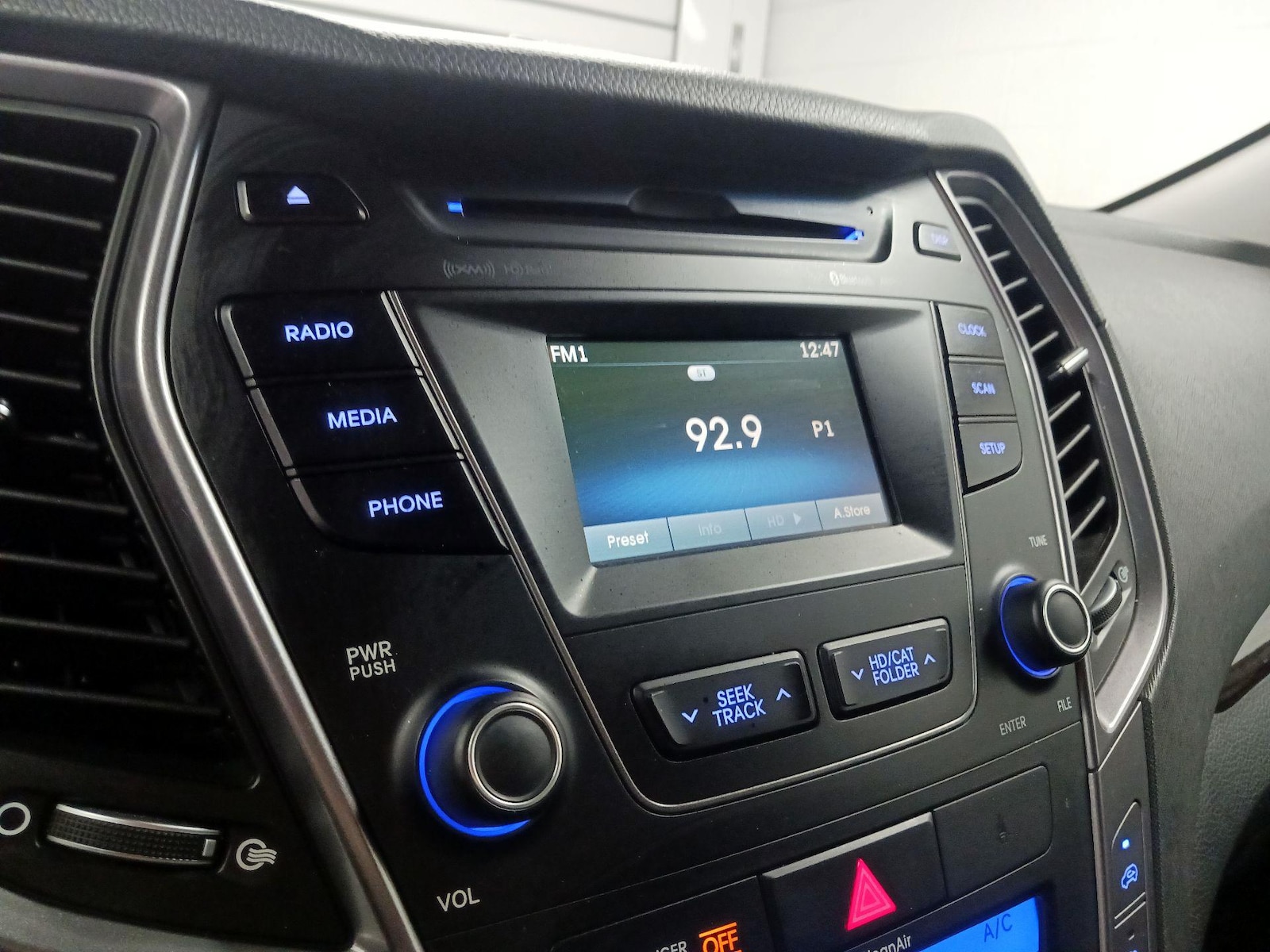 2014 Hyundai Santa Fe GLS - Photo 14