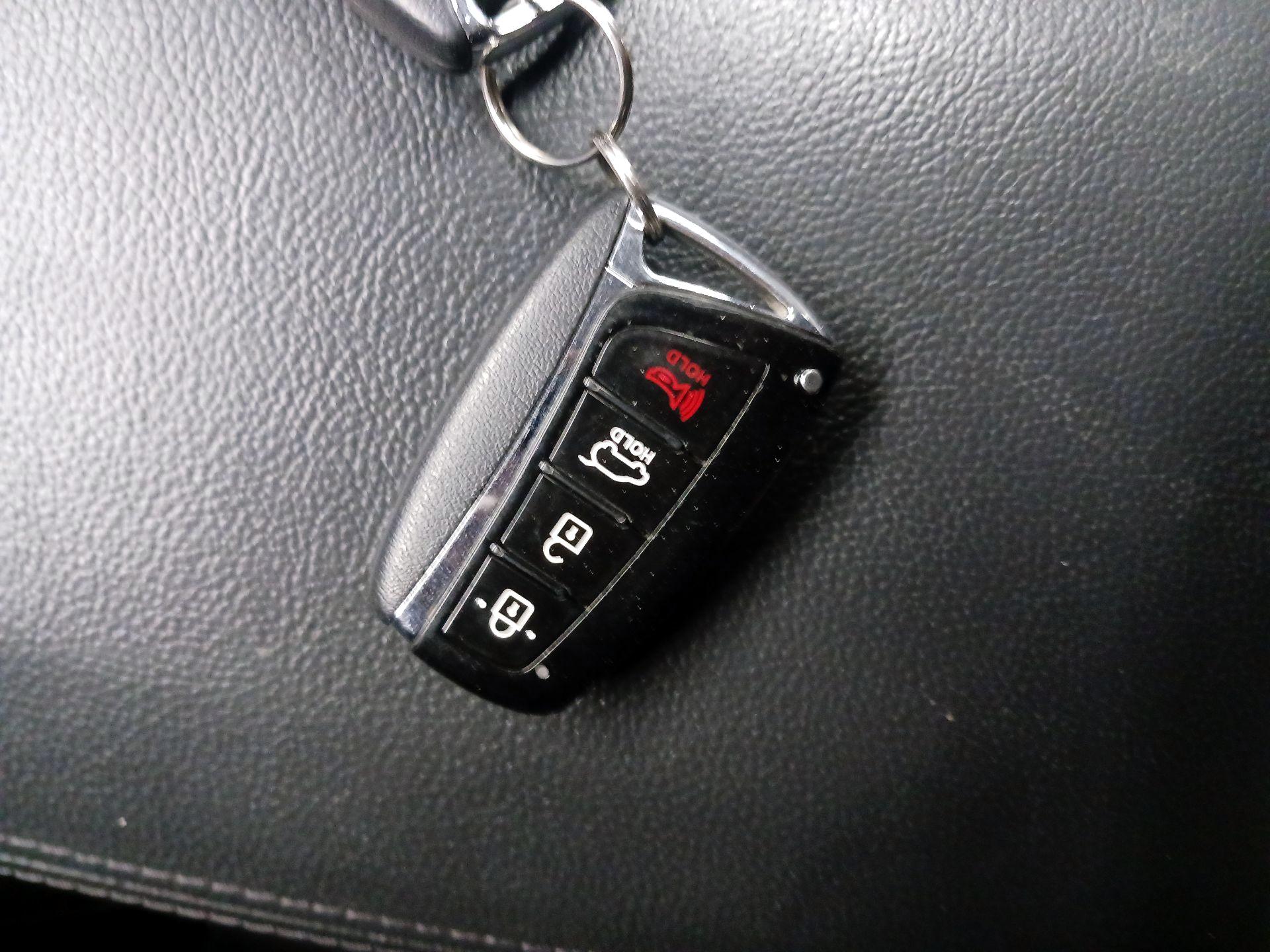 Thumbnail: 2014 Hyundai Santa Fe - 18
