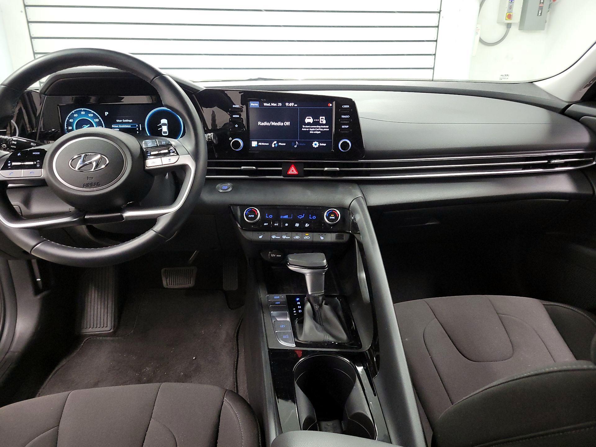 Thumbnail: 2022 Hyundai Elantra - 9
