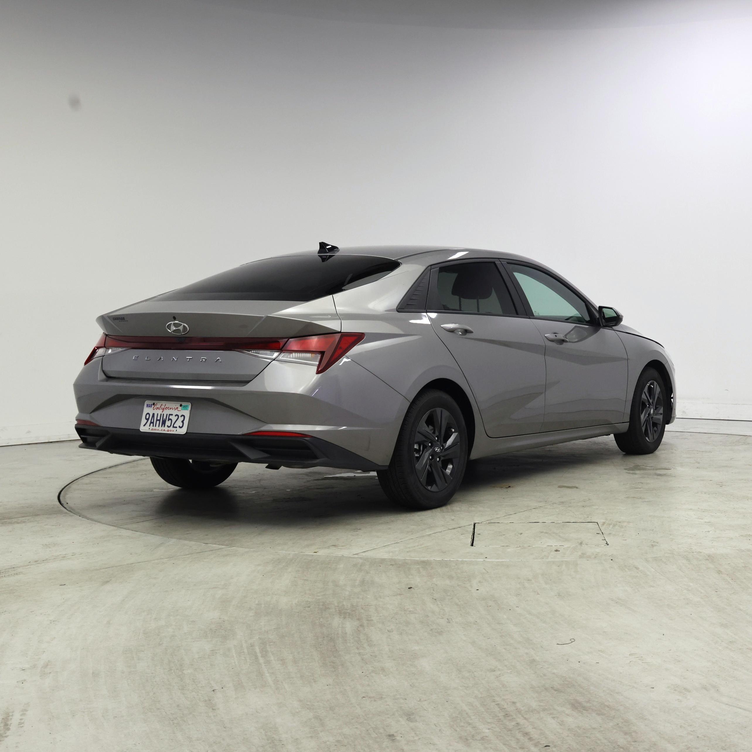 Thumbnail: 2022 Hyundai Elantra - 8
