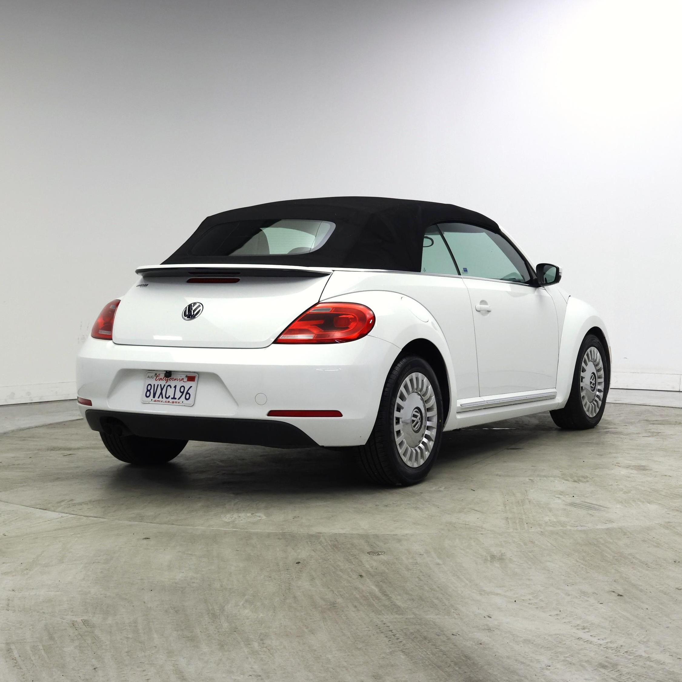 Thumbnail: 2014 Volkswagen Beetle - 8