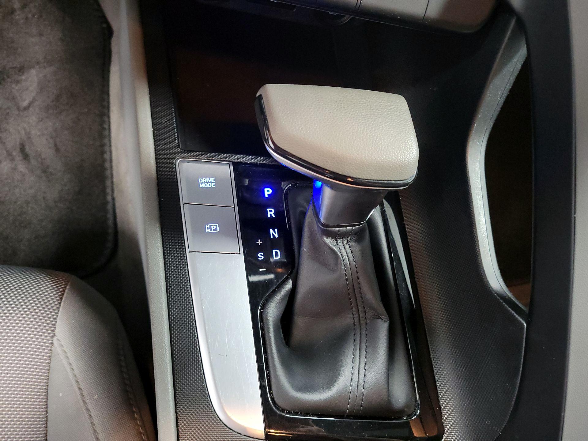 Thumbnail: 2023 Hyundai Elantra - 15