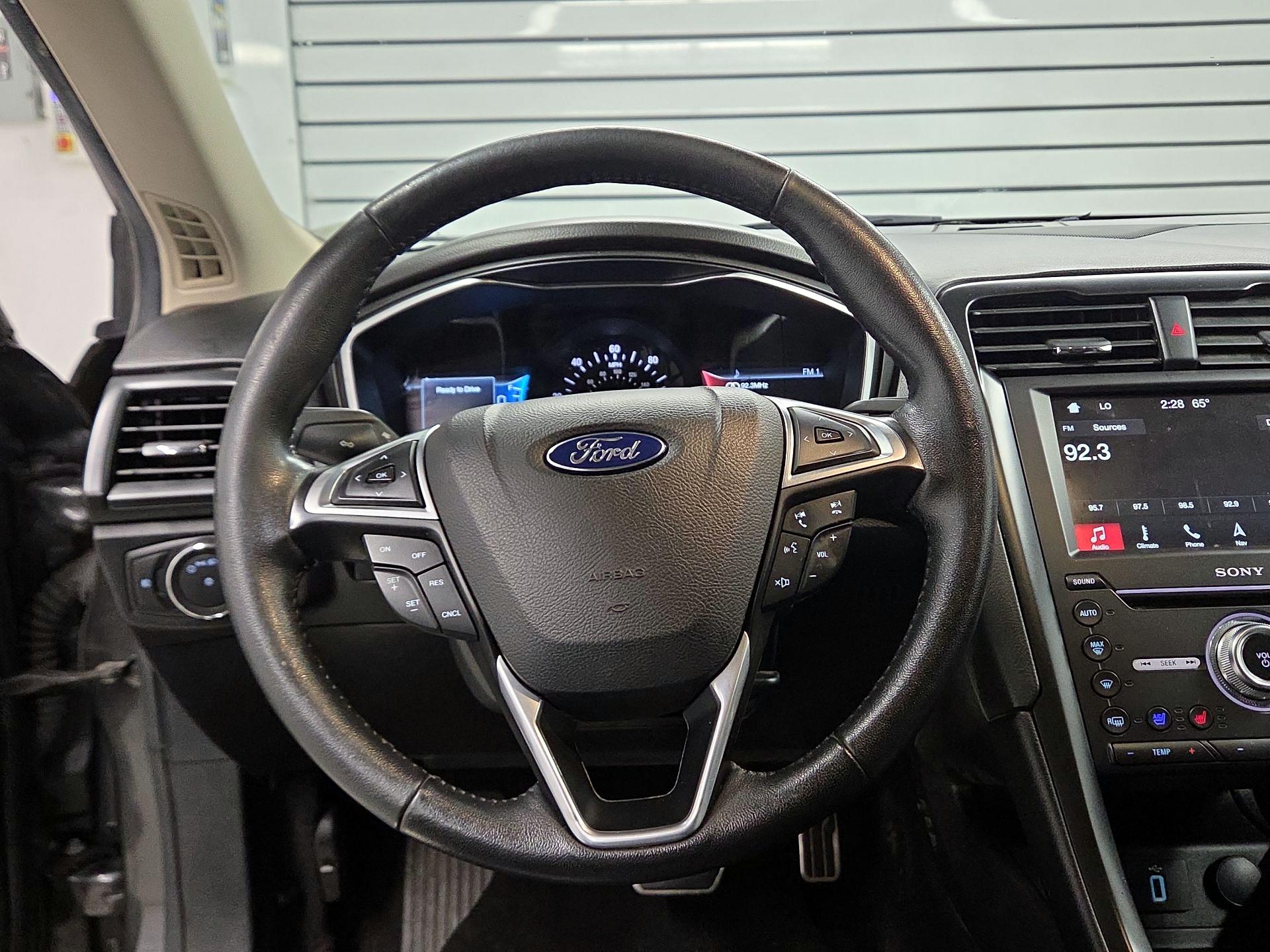 Thumbnail: 2017 Ford Fusion - 10