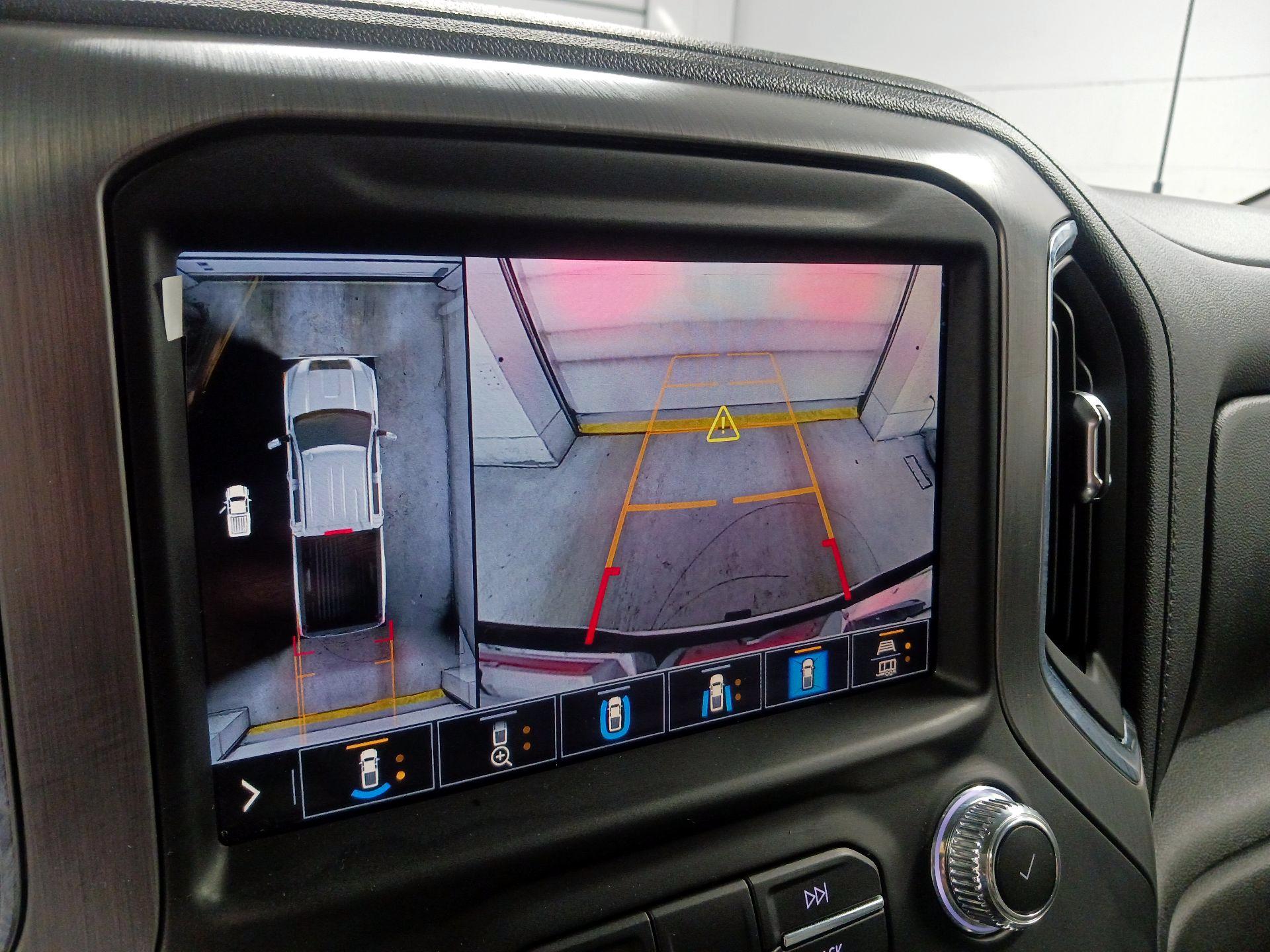 Thumbnail: 2021 GMC Sierra 2500 - 14