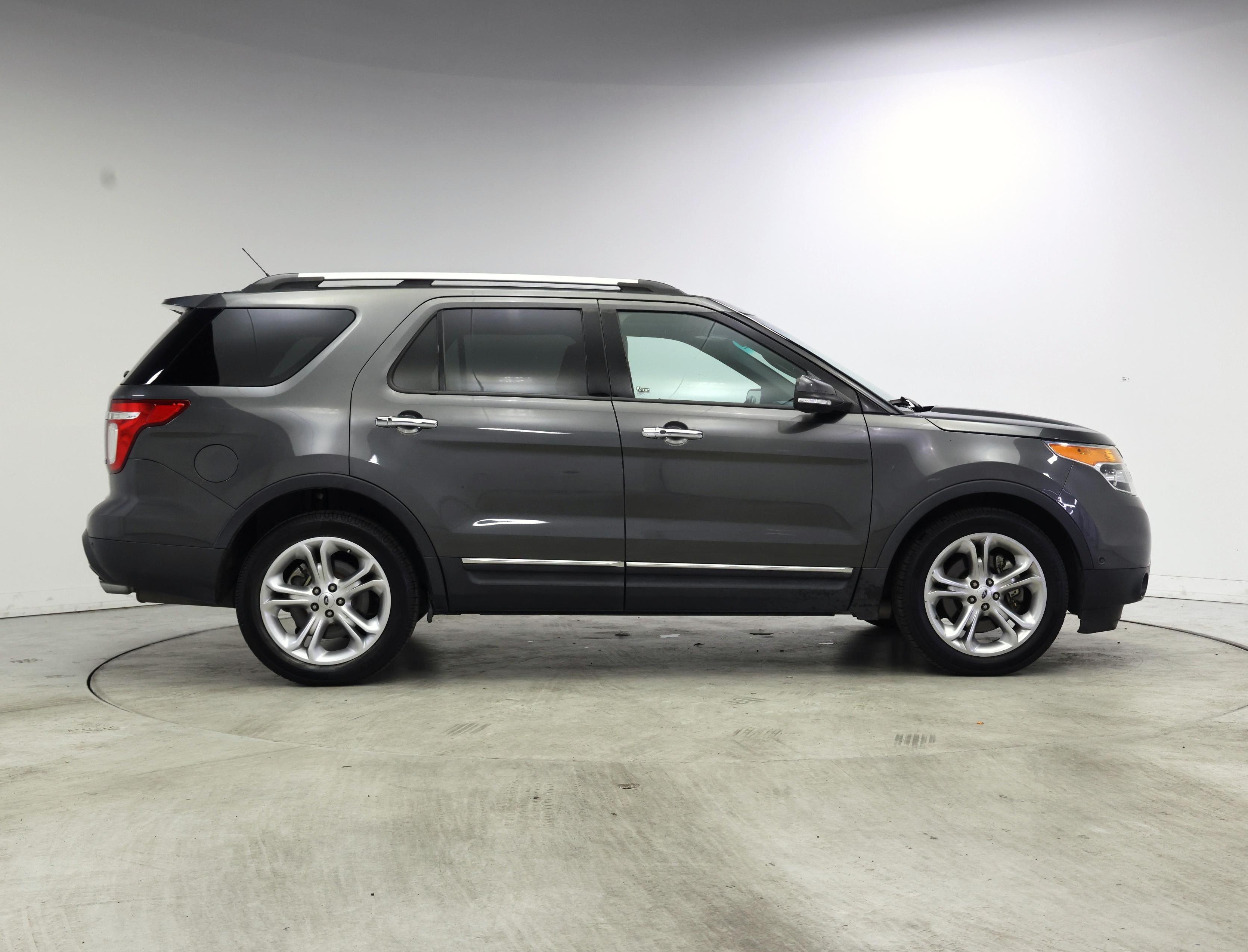 Thumbnail: 2015 Ford Explorer - 7