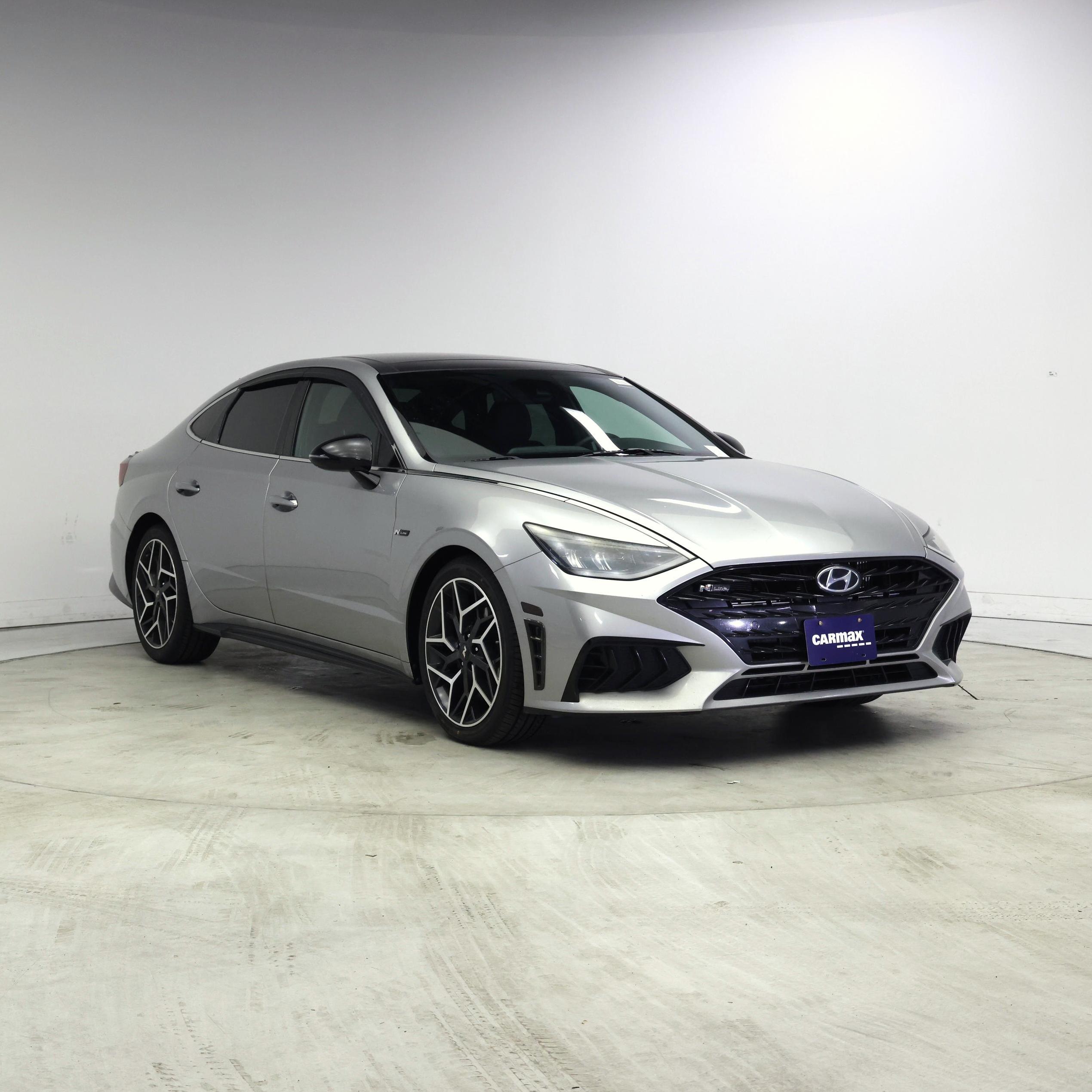 Silver 2022 Hyundai Sonata Sedan Front-Wheel Drive Automatic