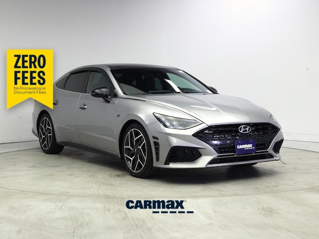 Silver 2022 Hyundai Sonata Sedan Front-Wheel Drive Automatic