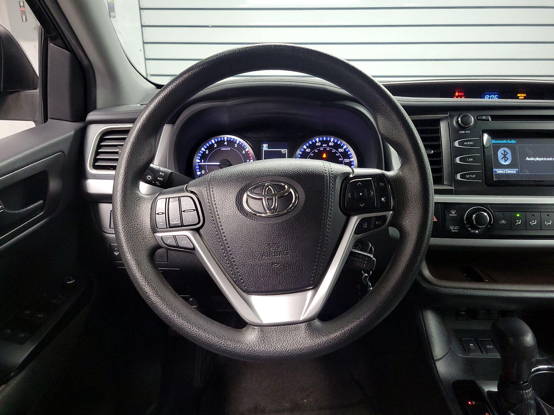 Thumbnail: 2019 Toyota Highlander - 10