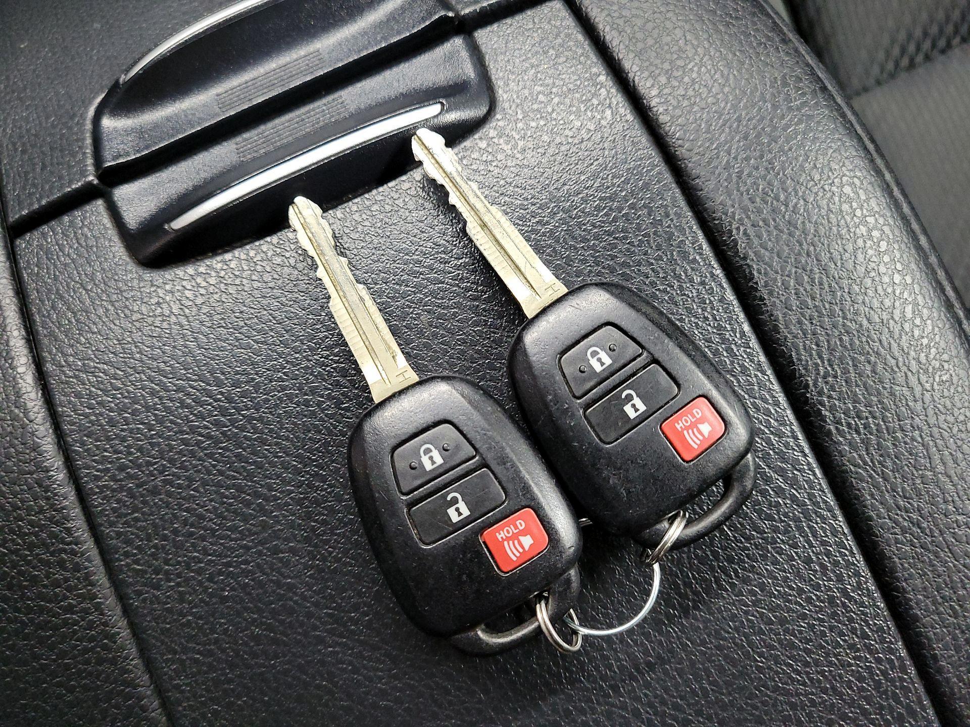 Thumbnail: 2019 Toyota Highlander - 20