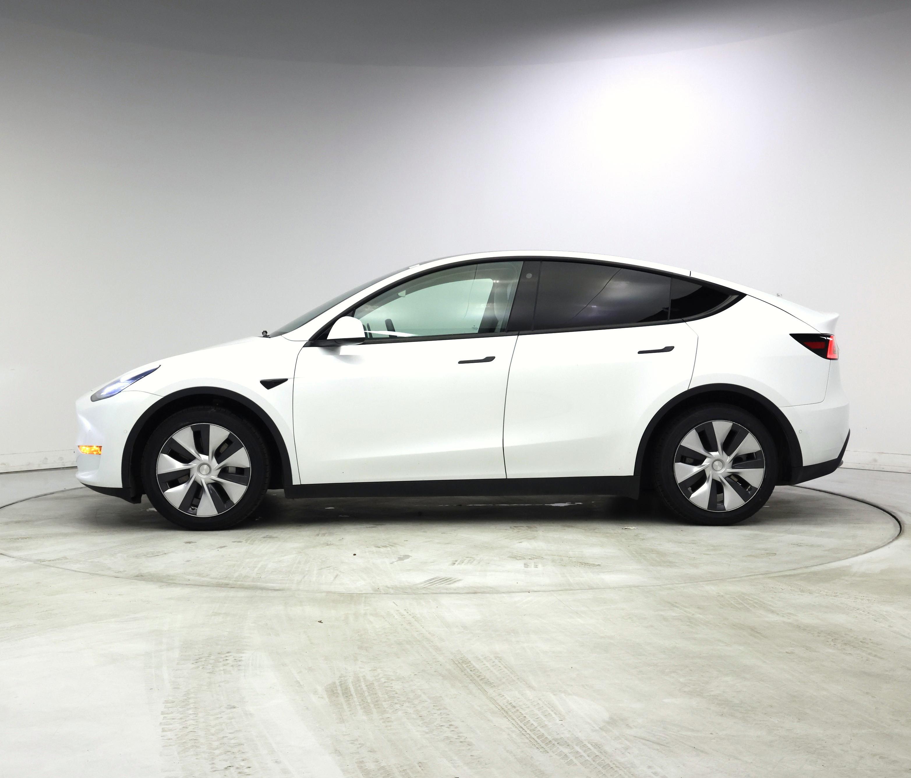 Thumbnail: 2022 Tesla Model Y - 3