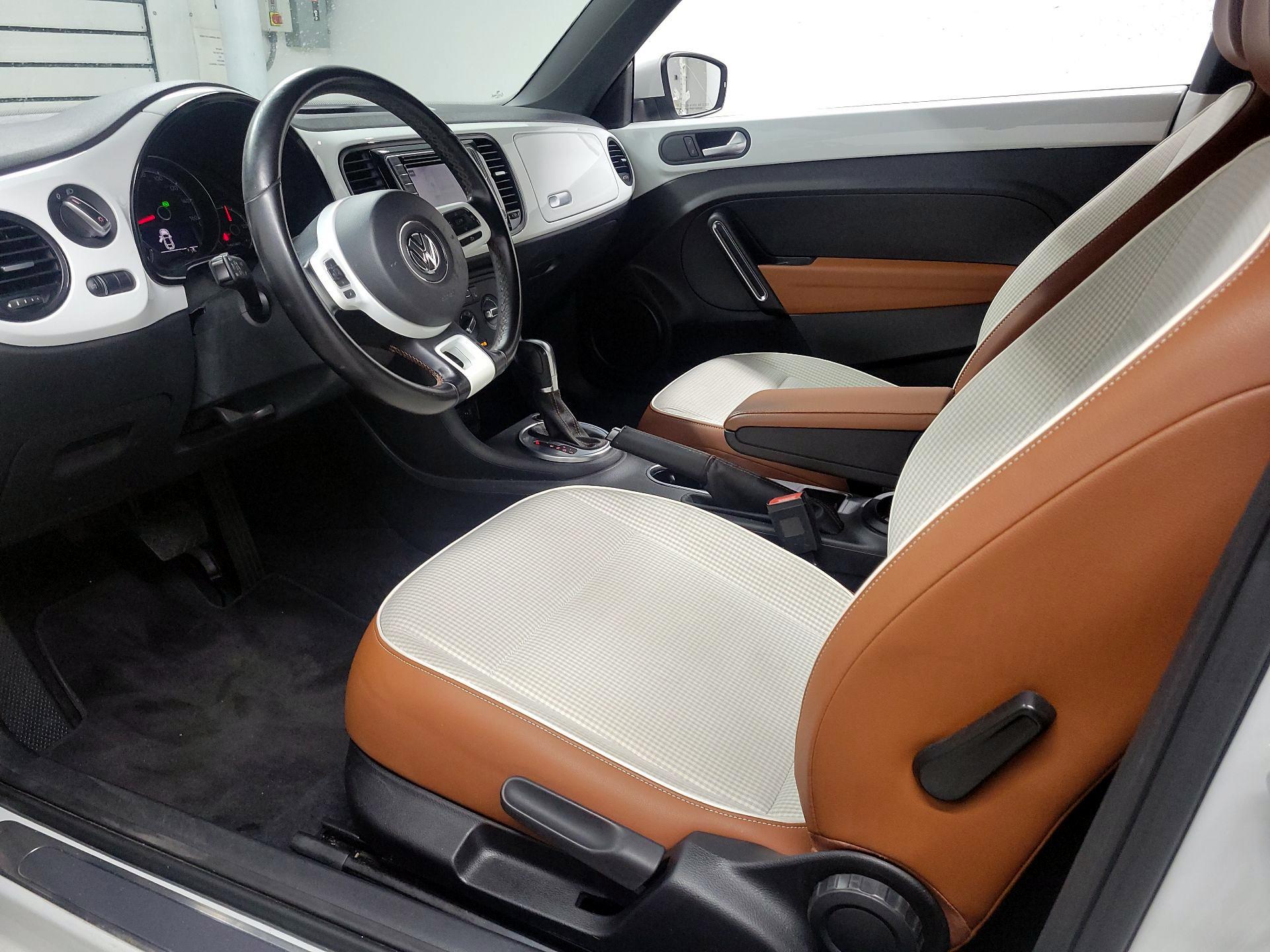 Thumbnail: 2017 Volkswagen Beetle - 11