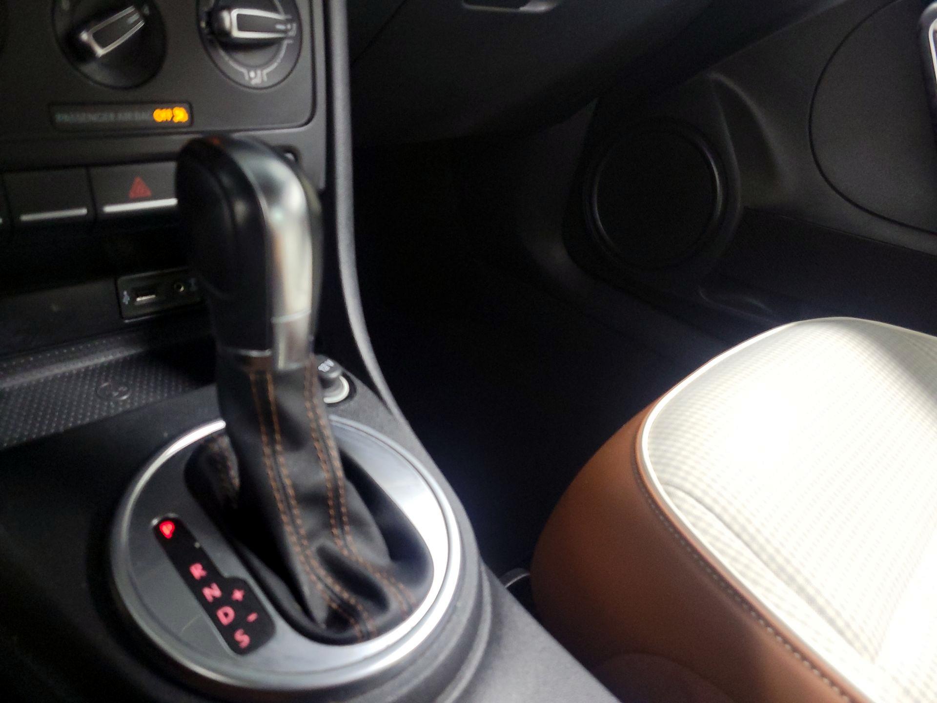 Thumbnail: 2017 Volkswagen Beetle - 16