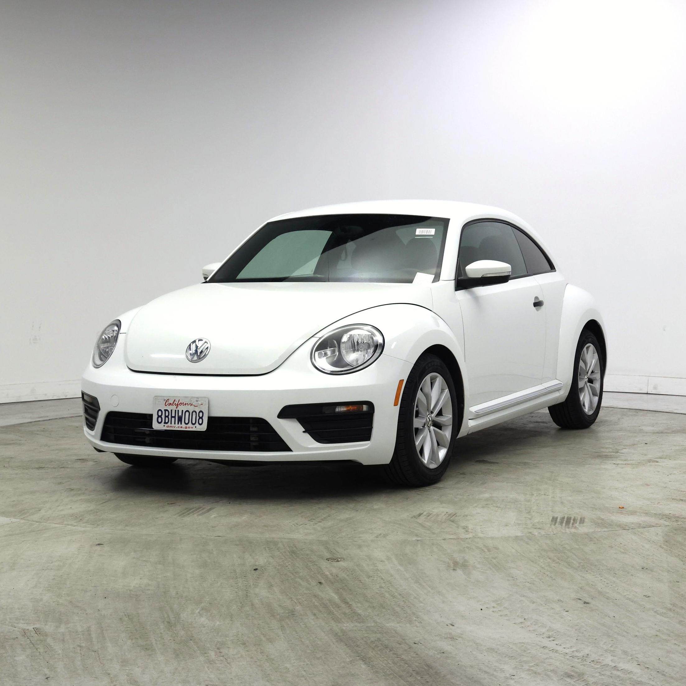 Thumbnail: 2017 Volkswagen Beetle - 4