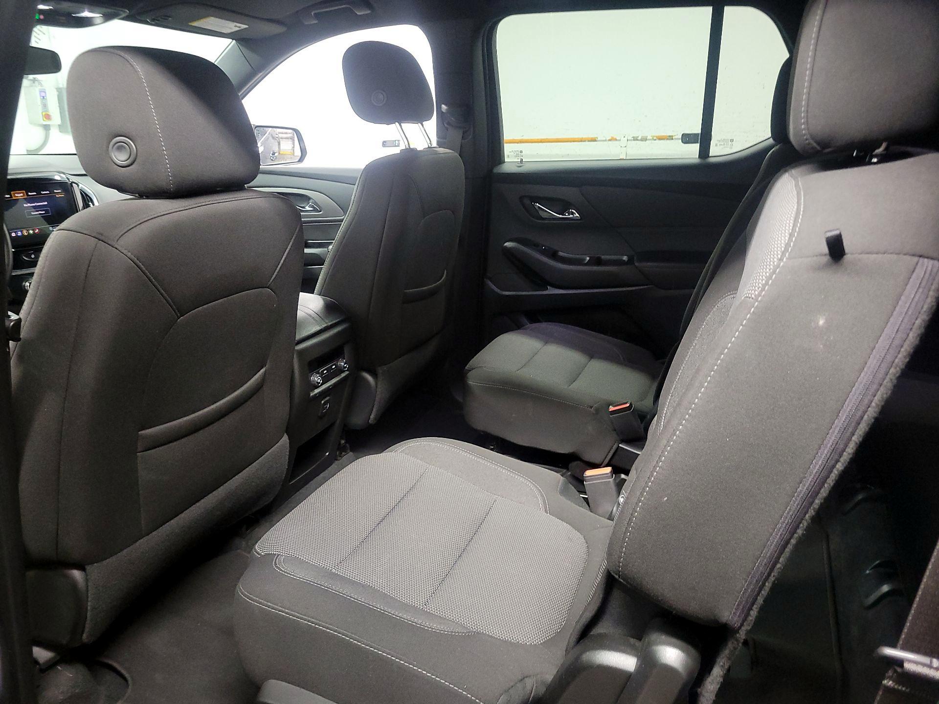 Thumbnail: 2023 Chevrolet Traverse - 17