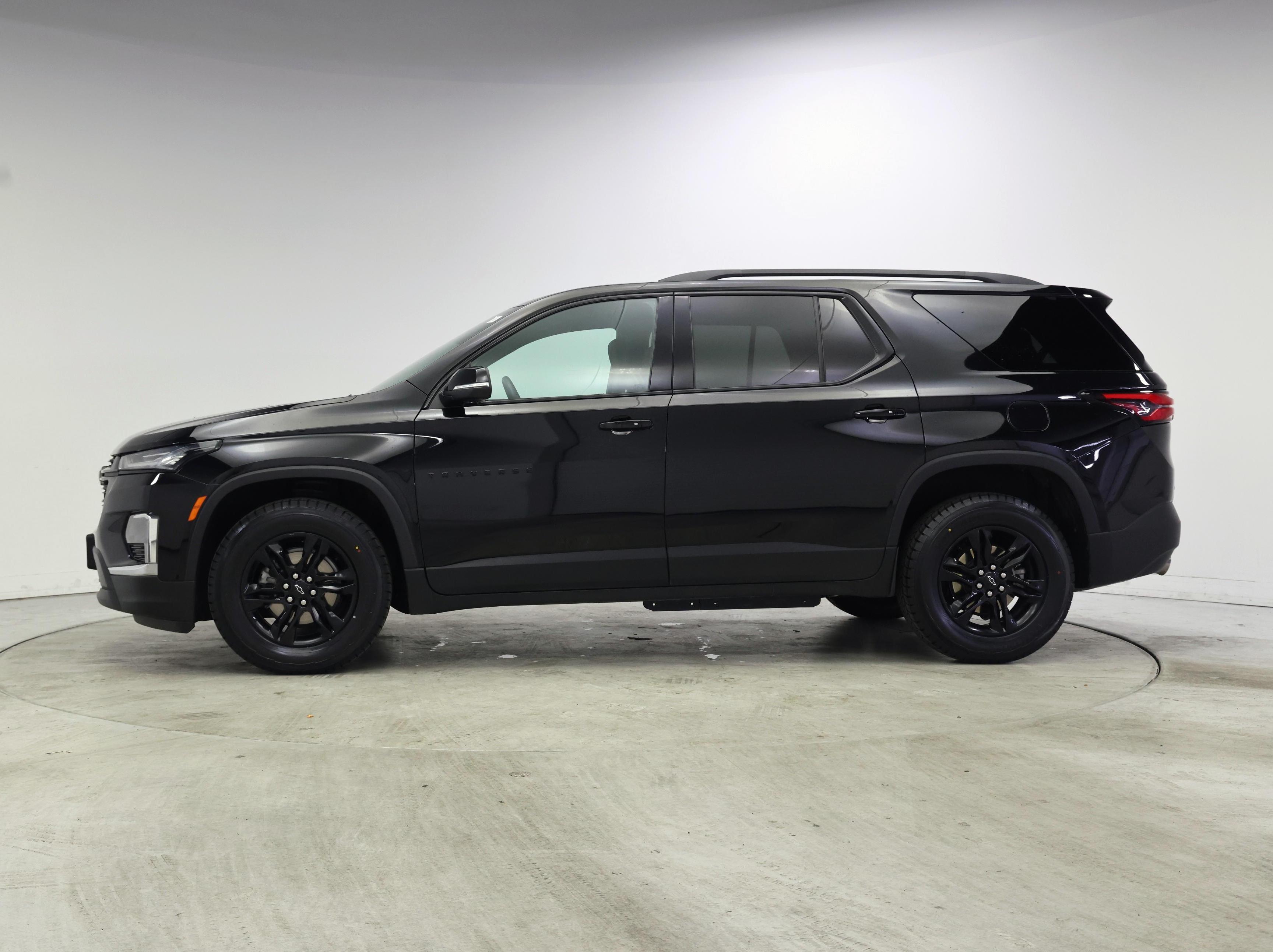 Thumbnail: 2023 Chevrolet Traverse - 3