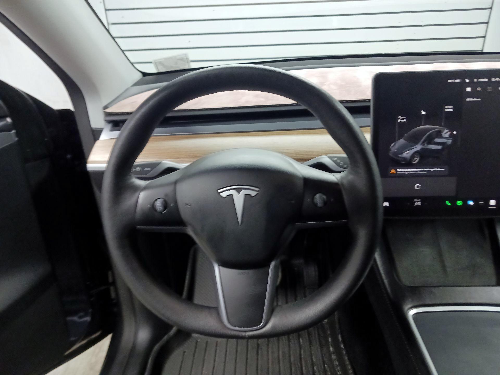 Thumbnail: 2023 Tesla Model Y - 10