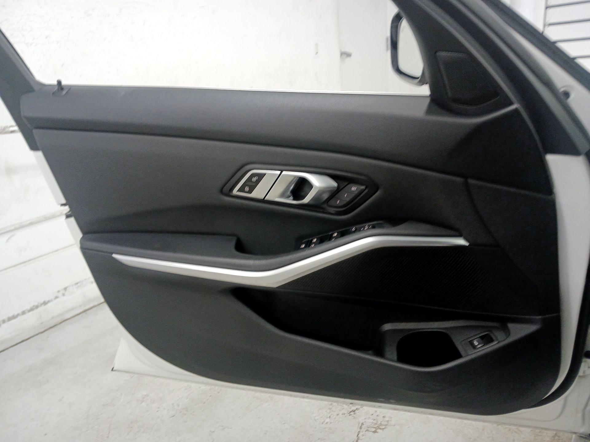 Thumbnail: 2020 BMW 3 Series - 12