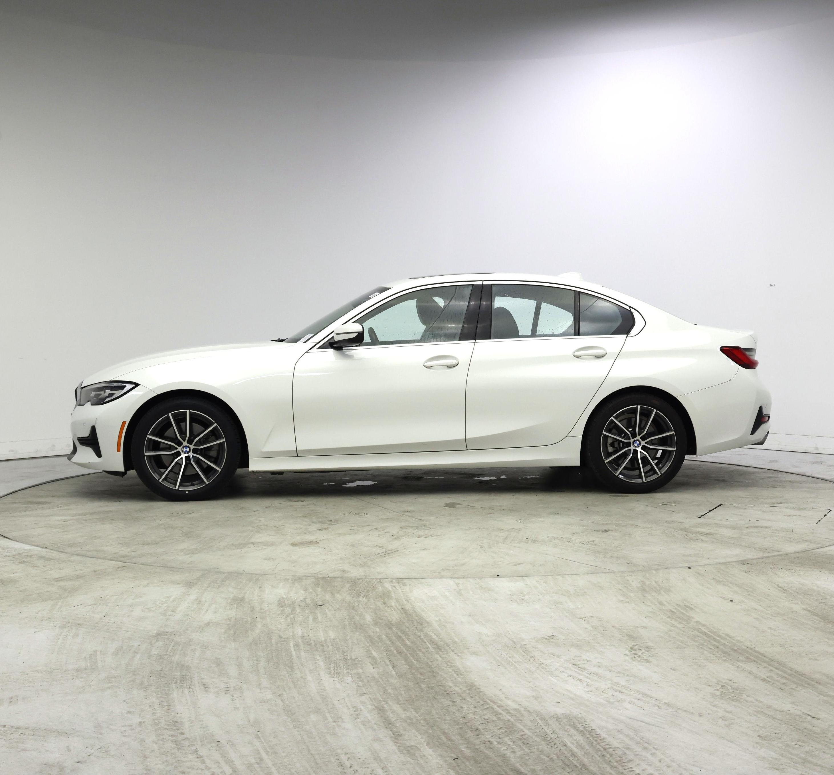 Thumbnail: 2020 BMW 3 Series - 3